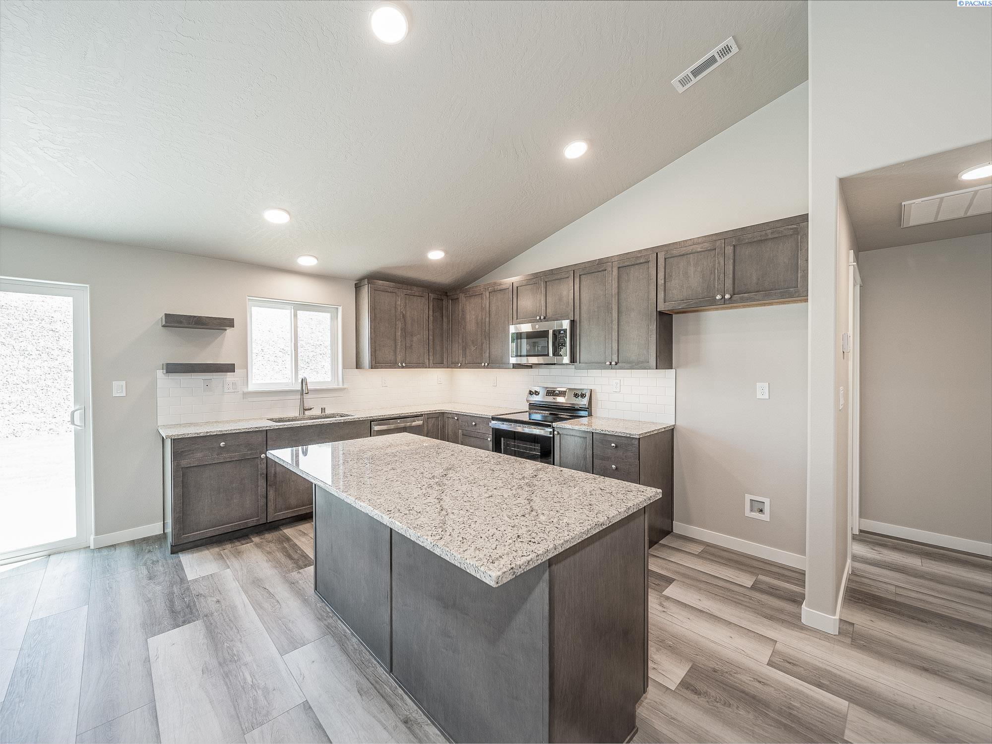 Homes for sale in Prosser, WA | 1600 Sw Kelandren Dr, Prosser, WA 99350 | MLS# 280733