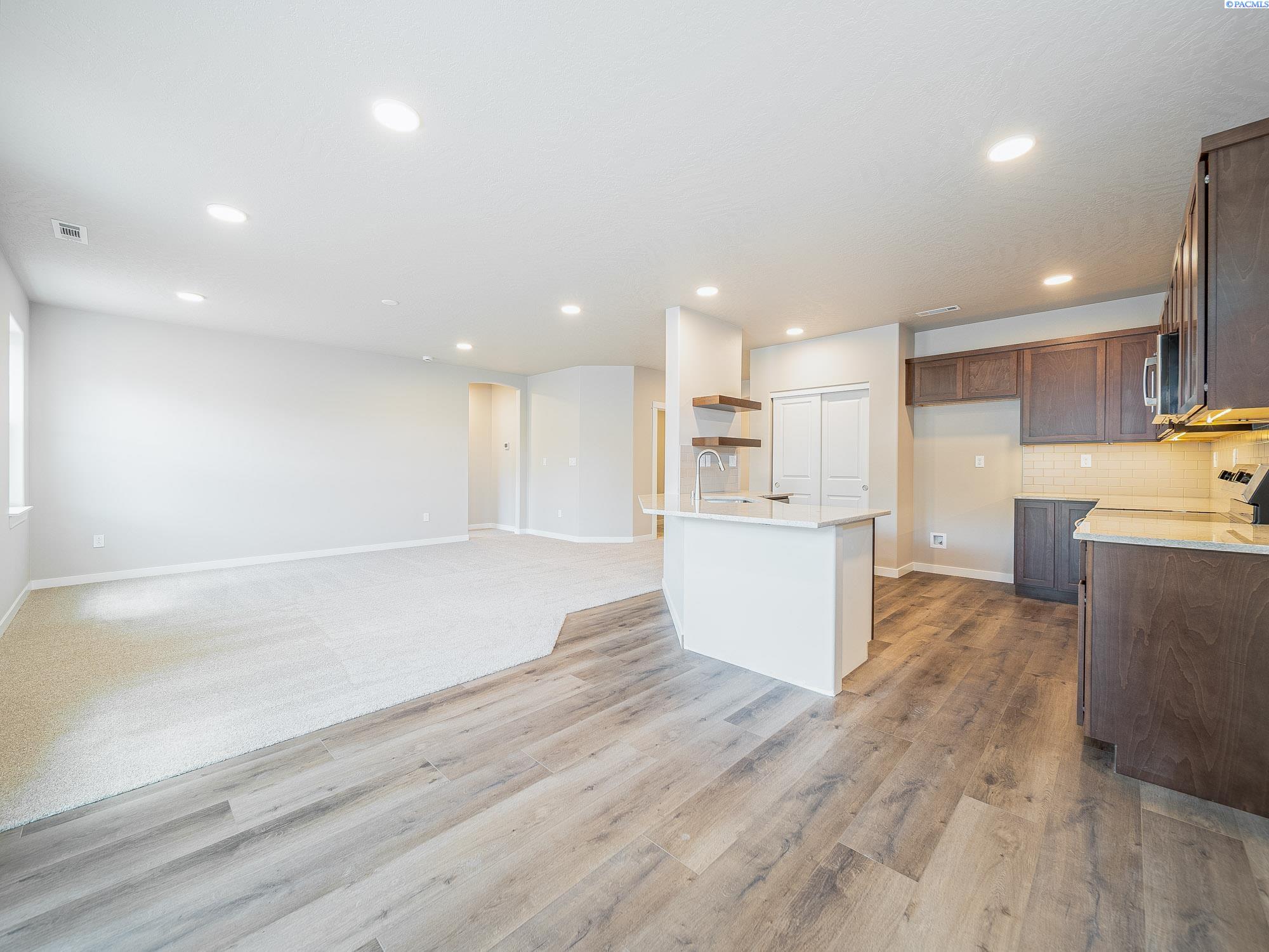 Homes for sale in Prosser, WA | 1606 Sonora River, Prosser, WA 99350 | MLS# 281436