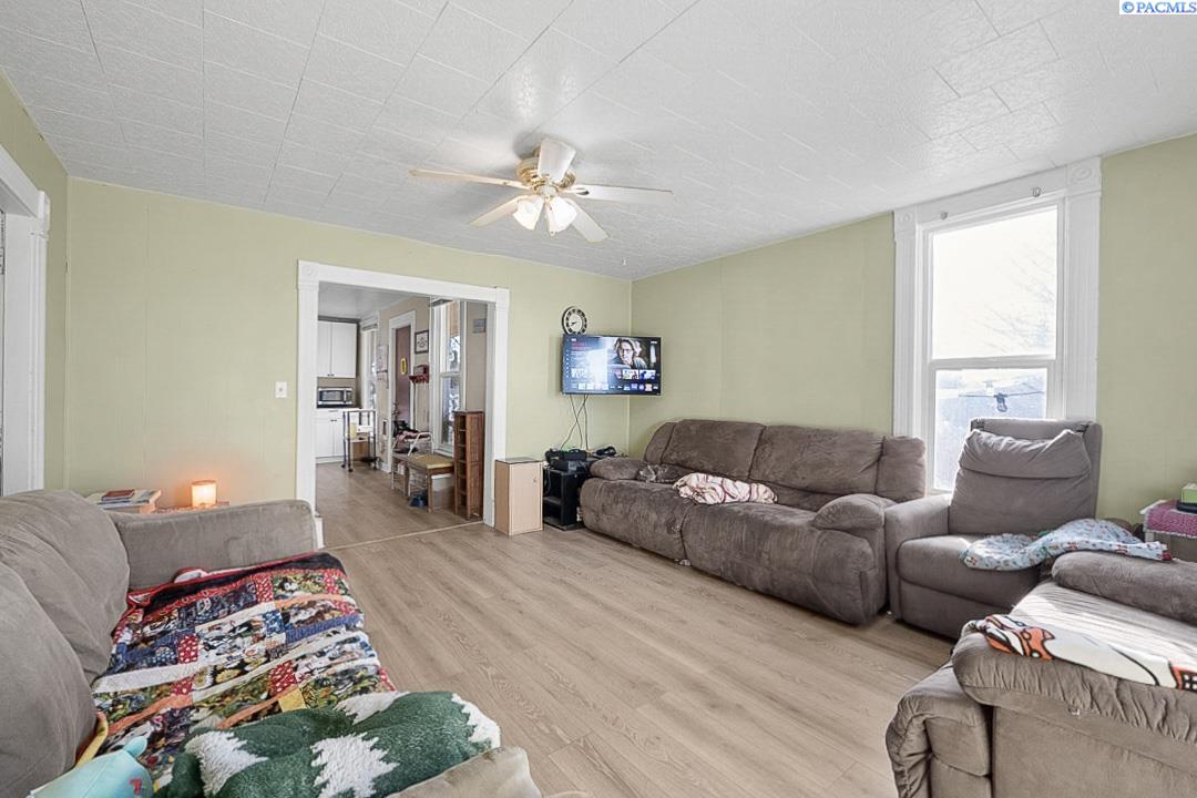 Homes for sale in Palouse, WA | 330 W Mohr St, Palouse, WA 99161 | MLS# 281455