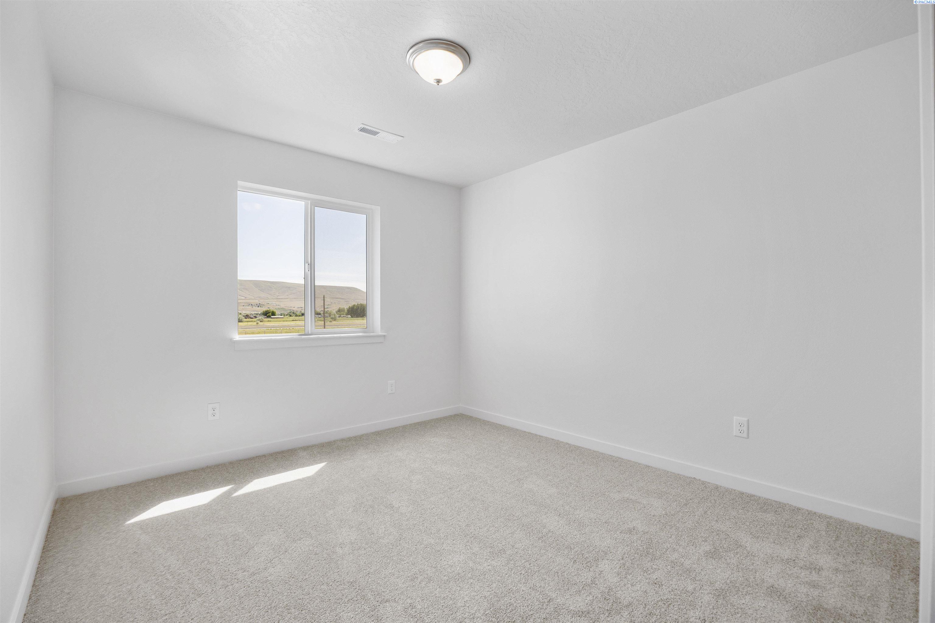 Homes for sale in Prosser, WA | 229 Bratton St, Prosser, WA 99350 | MLS# 282026