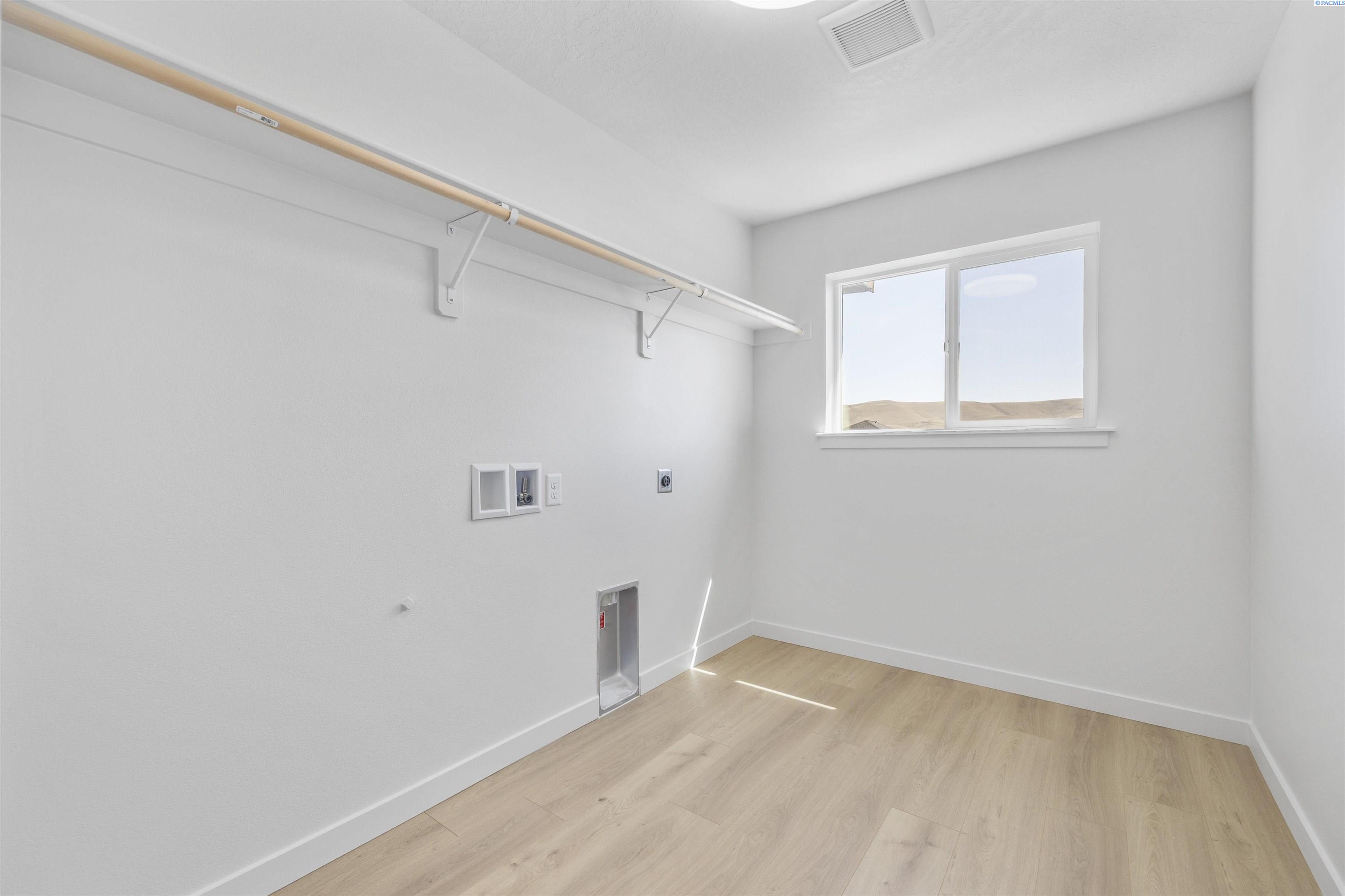 Homes for sale in Prosser, WA | 229 Bratton St, Prosser, WA 99350 | MLS# 282026