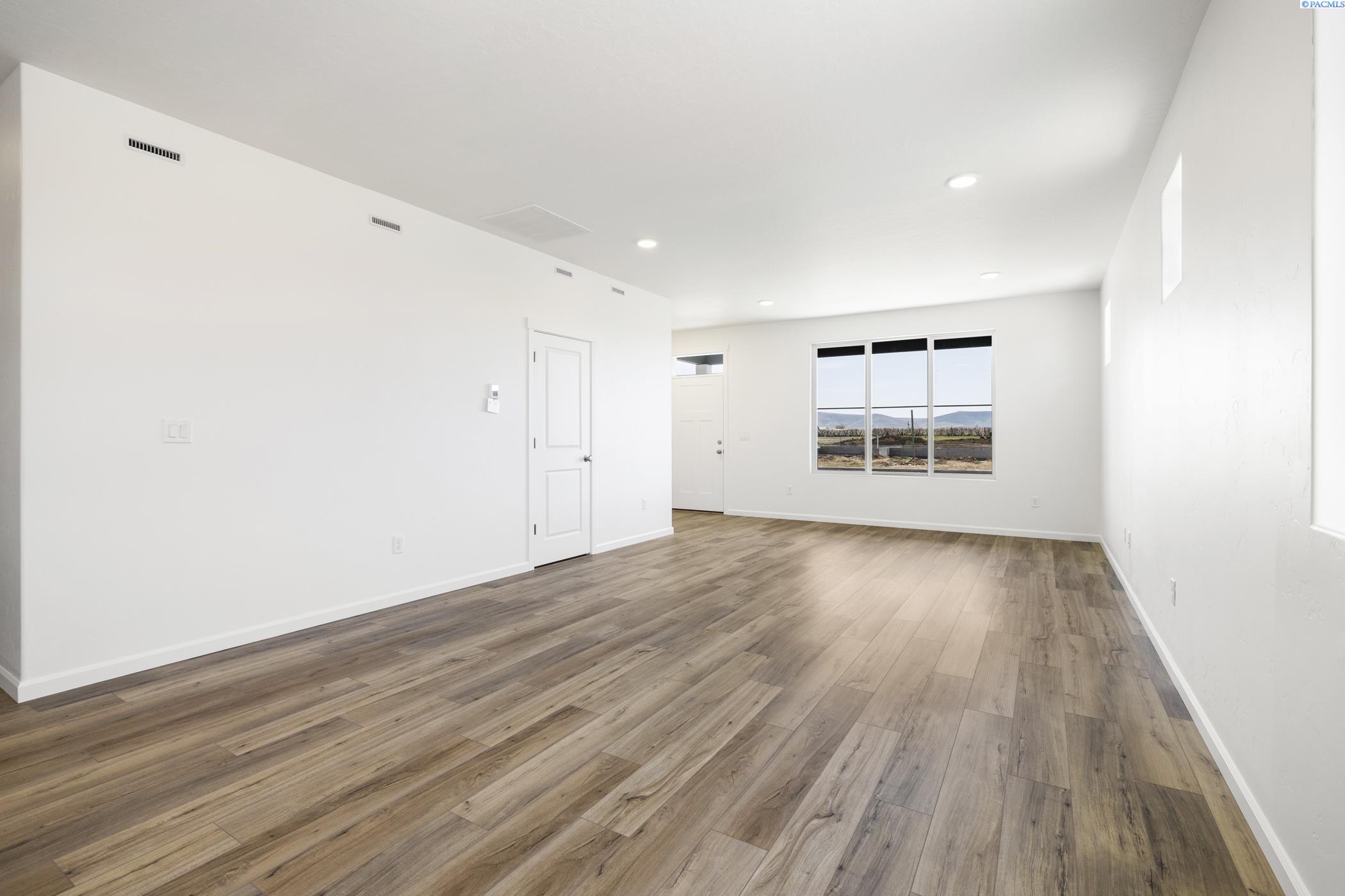 Homes for sale in Grandview, WA | 313 Amberly Ave, Grandview, WA 98930 | MLS# 282143