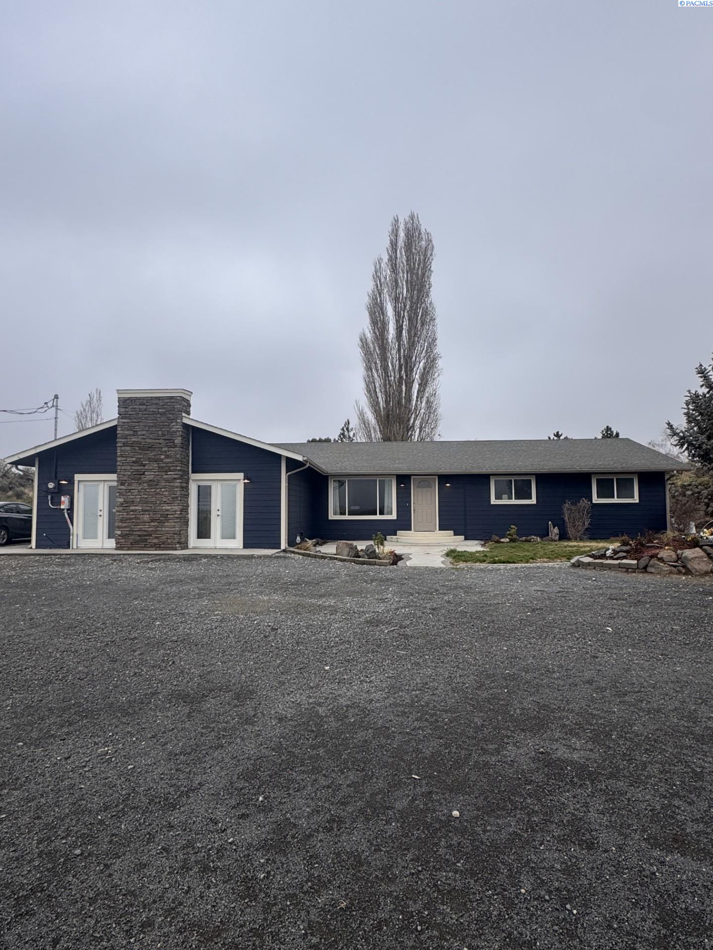 Homes for sale in Eltopia, WA | 700 Blanton Road, Eltopia, WA 99330 | MLS# 282909