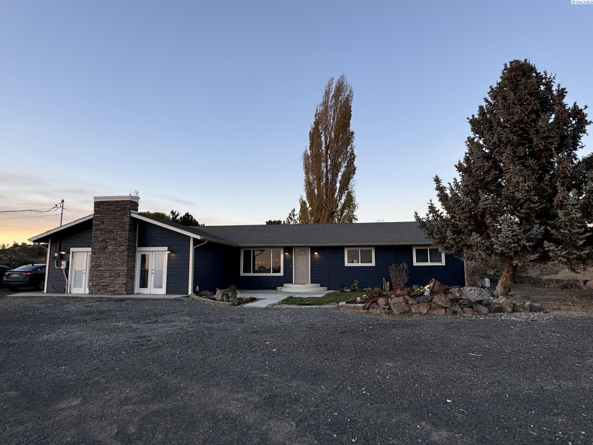 Homes for sale in Eltopia, WA | 700 Blanton Road, Eltopia, WA 99330 | MLS# 282909