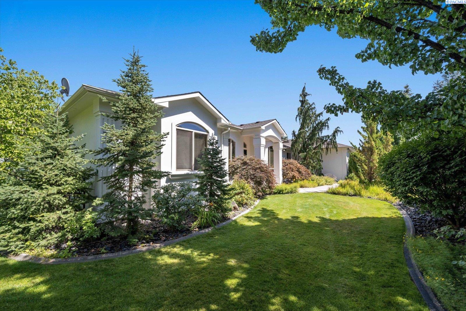 Homes for sale in Richland, WA | 656 Lago Vista Dr, Richland, WA 99352 | MLS# 283067