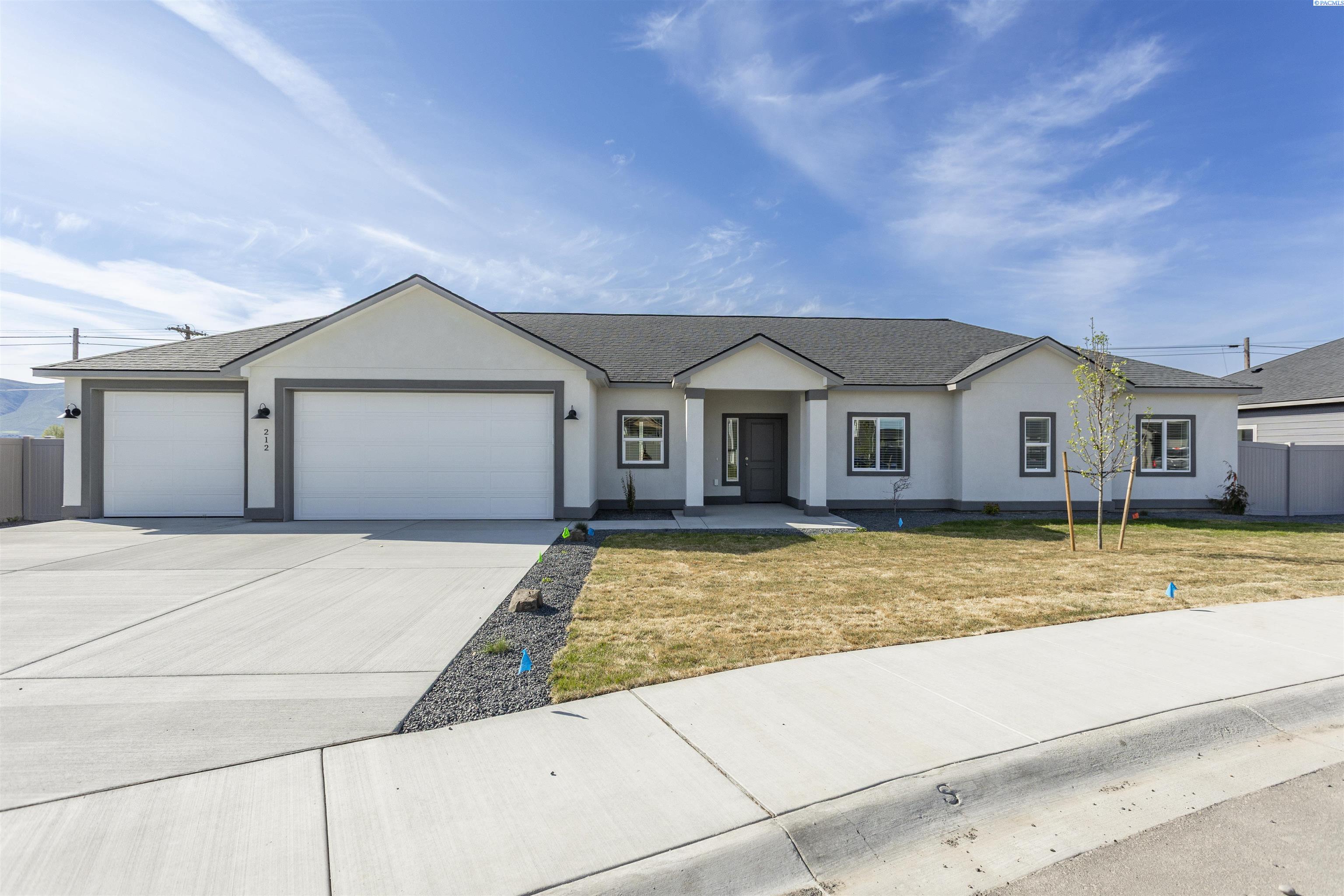 Homes for sale in Prosser, WA | 212 Bratton Street, Prosser, WA 99350 | MLS# 283305