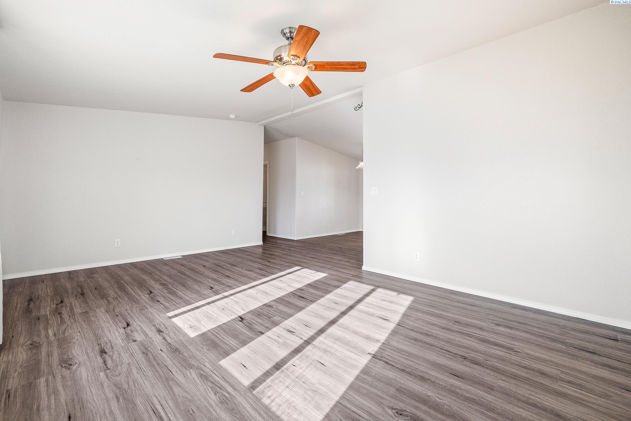 Homes for sale in Kennewick, WA | 312 S Columbia Center Blvd #51, Kennewick, WA 99336 | MLS# 284062