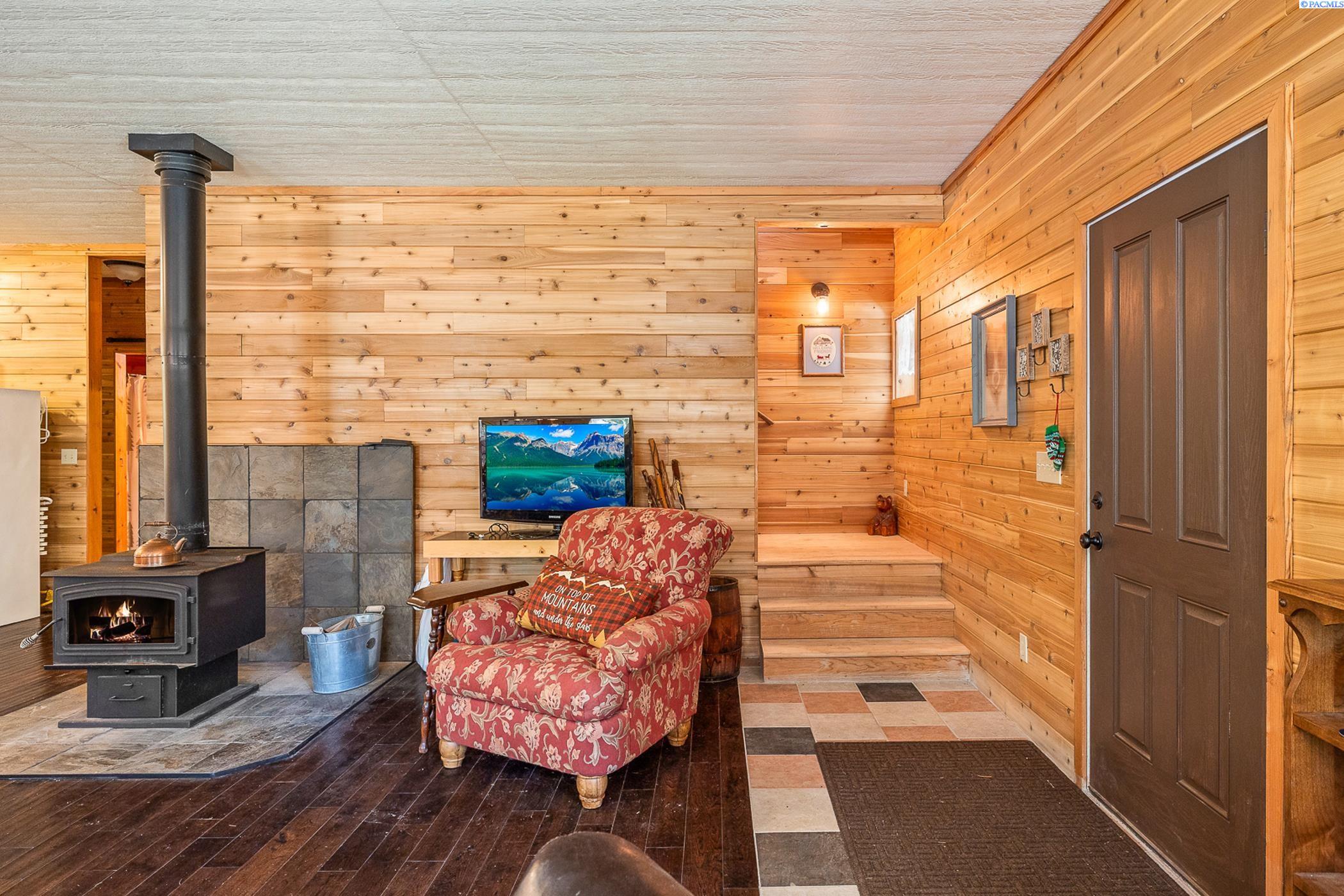 Homes for sale in Waitsburg, WA | 9400 Lewis Peak Road, Waitsburg, WA 99329 | MLS# 284069