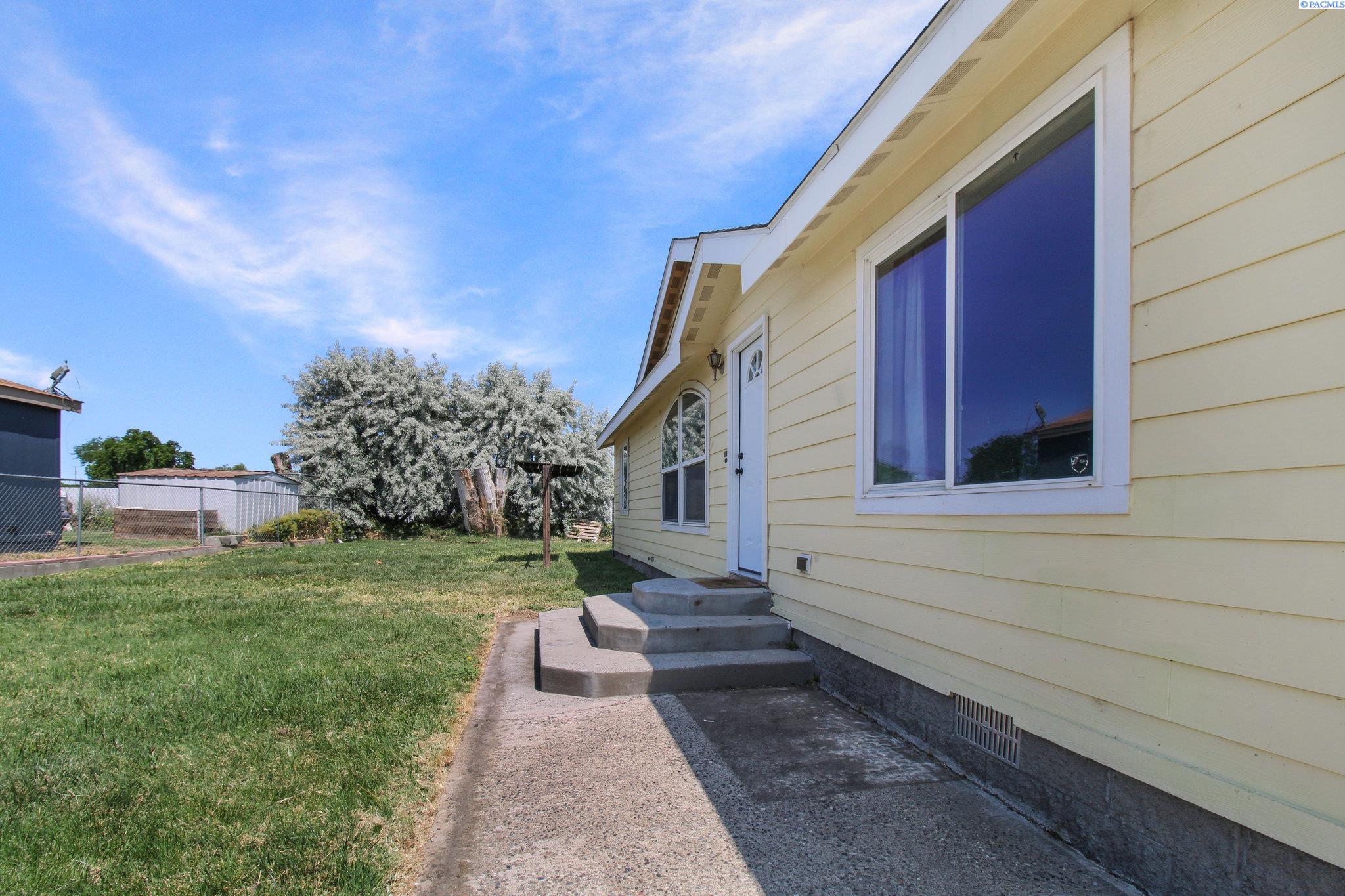 Homes for sale in Prosser, WA | 524 New Gate Dr, Prosser, WA 99350 | MLS# 284640
