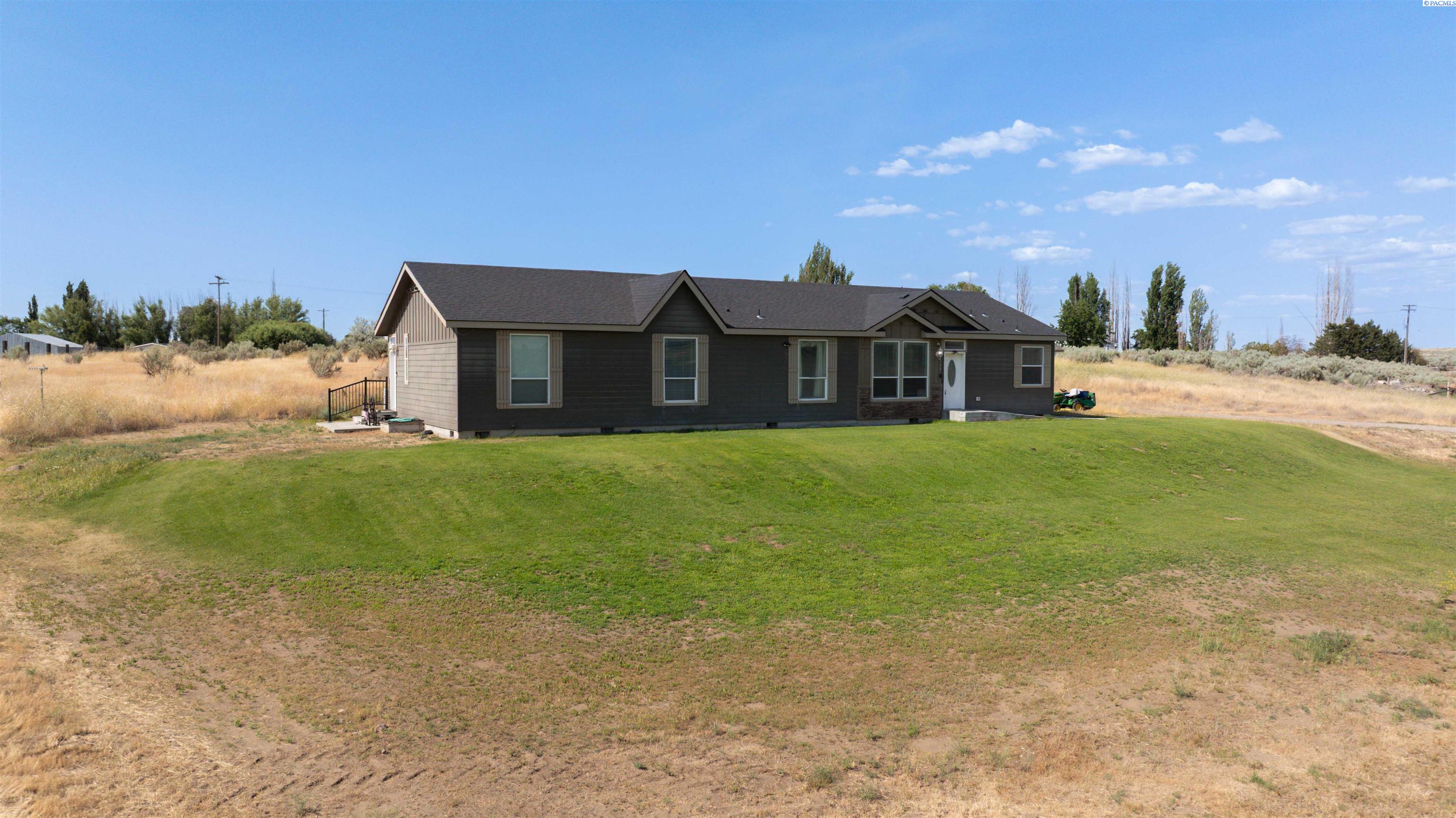 Homes for sale in Pasco, WA | 310 Tree Farm Road, Pasco, WA 99301 | MLS# 284793