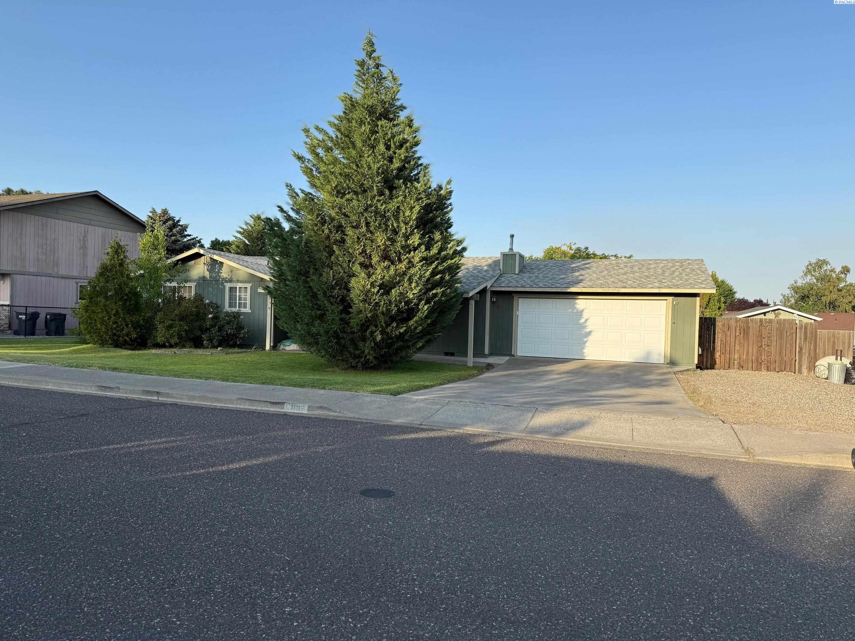 Homes for sale in Pasco, WA | 3811 Riverward Ct, Pasco, WA 99301 | MLS# 284985