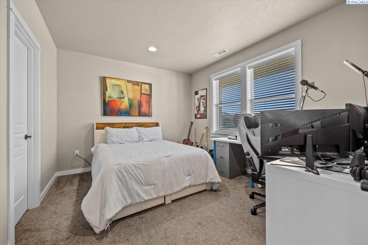 Homes for sale in West Richland, WA | 3909 Curtis Dr, West Richland, WA 99353 | MLS# 285034