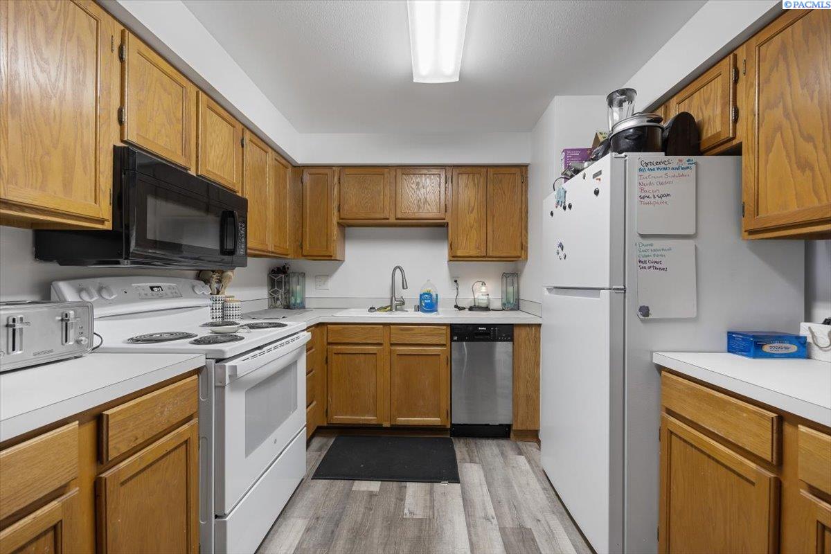 Homes for sale in Kennewick, WA | 3121 W Hood Ave, Kennewick, WA 99336 | MLS# 285040