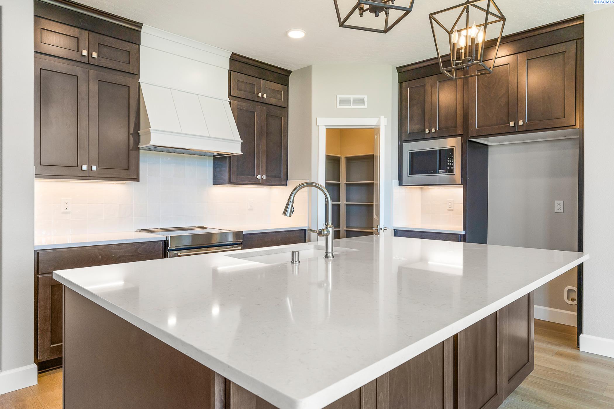 Homes for sale in Pasco, WA | 6627 Lazy B Dr, Pasco, WA 98301 | MLS# 285206