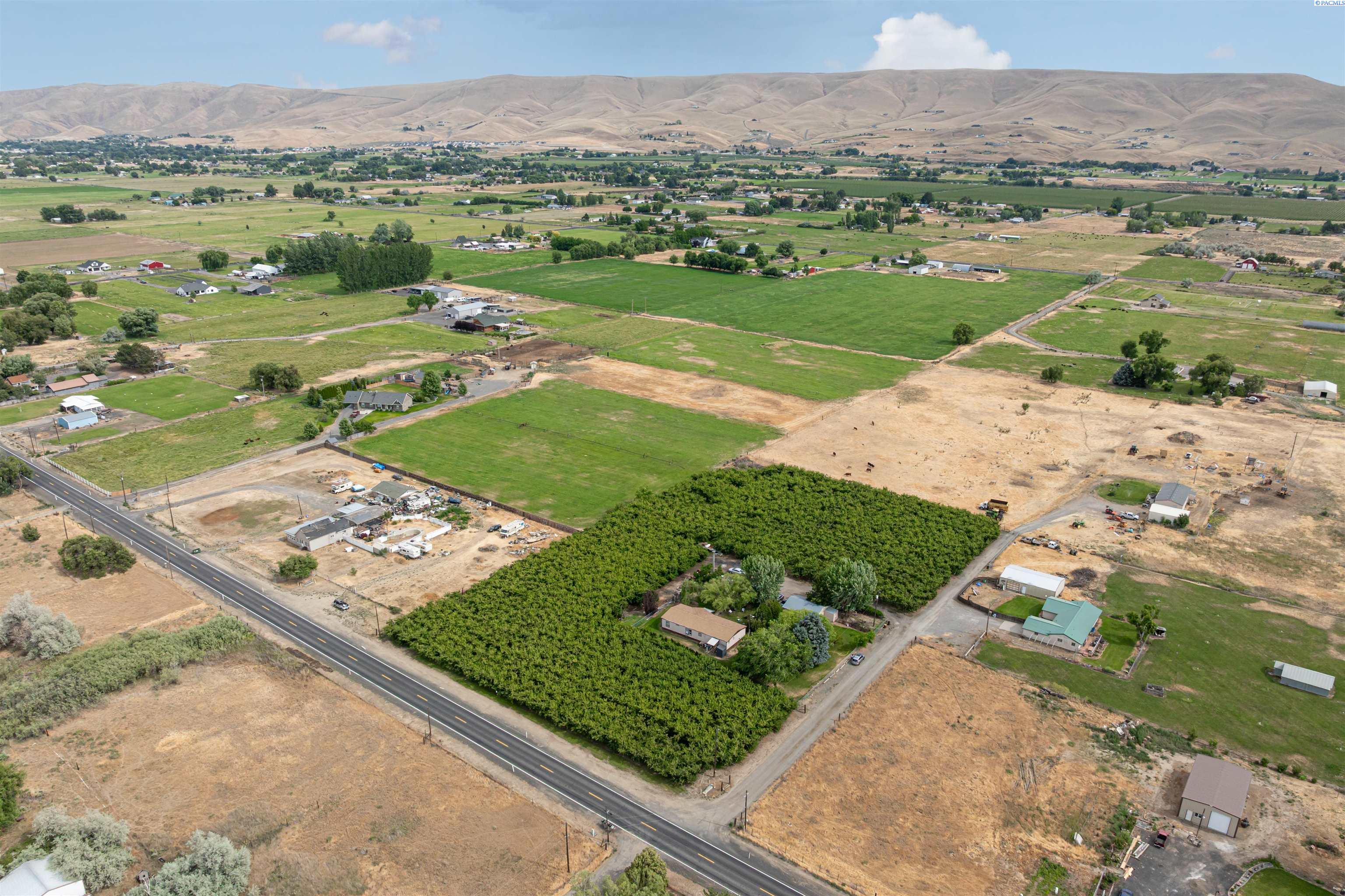 Homes for sale in Prosser, WA | 164901 W Old Inland Empire Hwy, Prosser, WA 99350 | MLS# 285311
