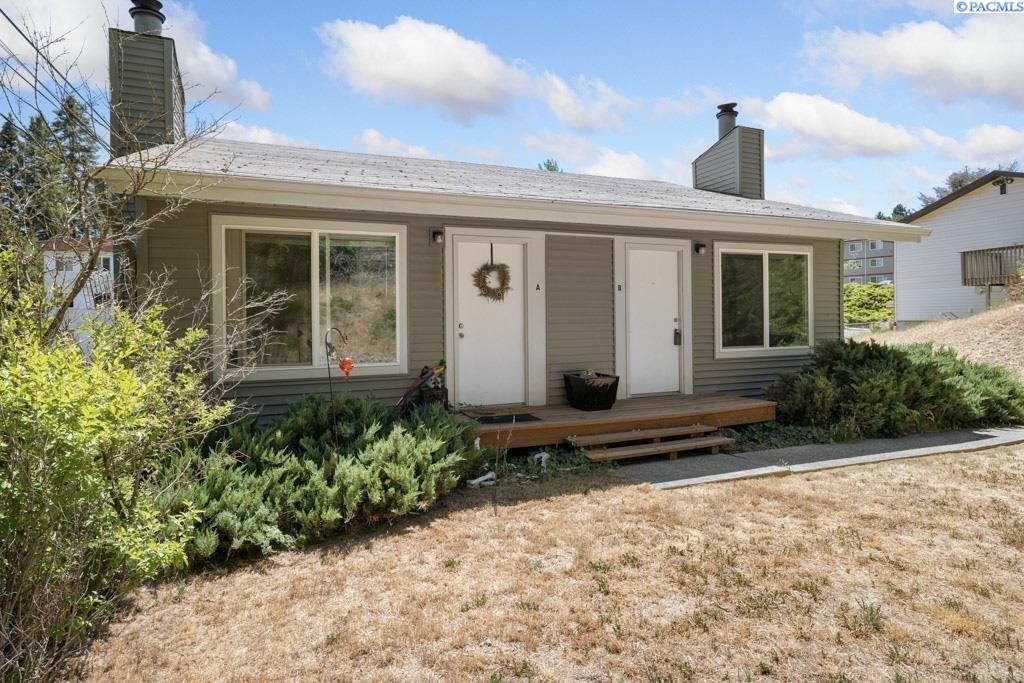 Homes for sale in Pullman, WA | 140 / 142 Nw Larry Street, Pullman, WA 99163 | MLS# 285498