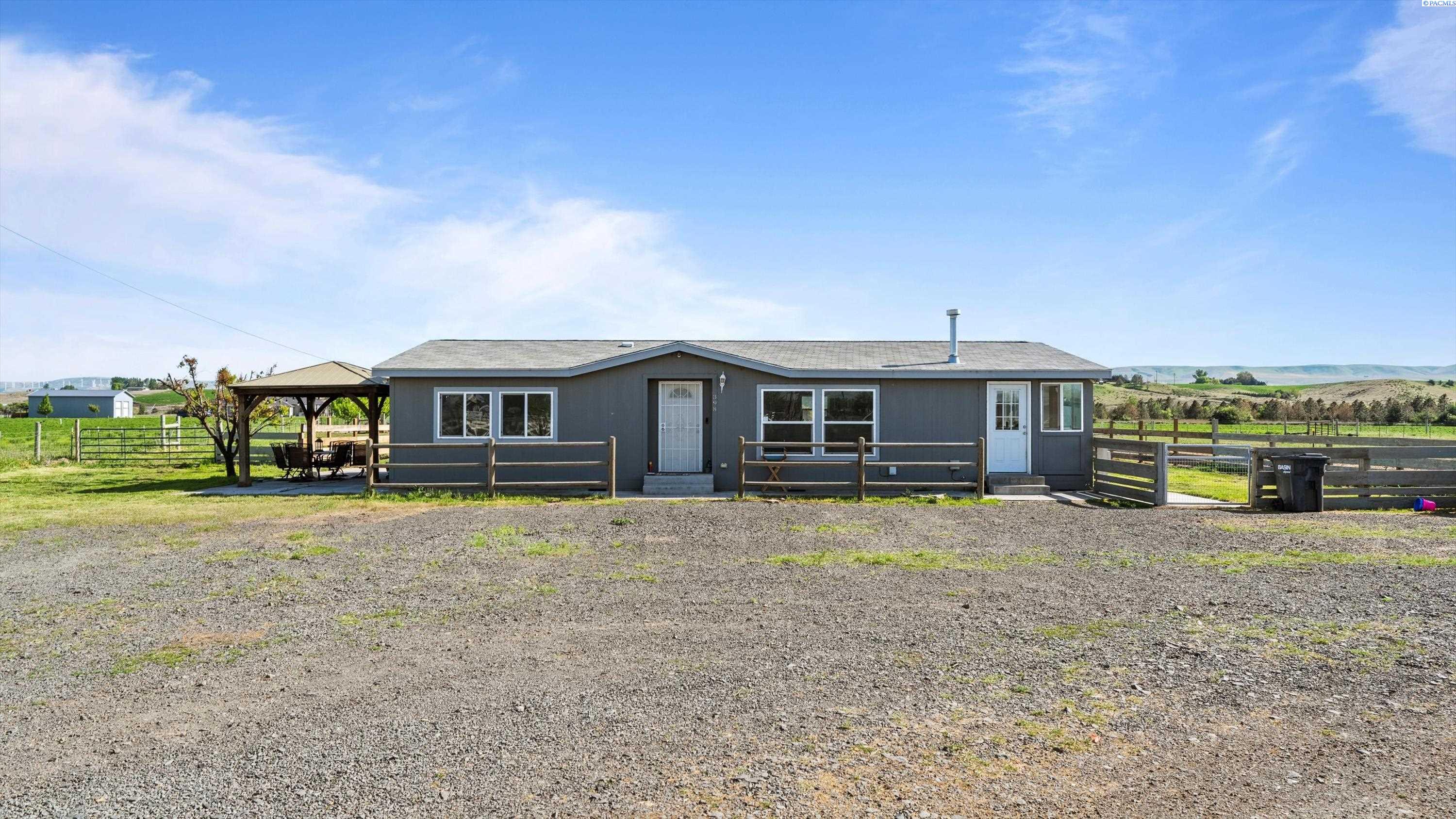 Homes for sale in Touchet, WA | 398 Balm St, Touchet, WA 99360 | MLS# 285696