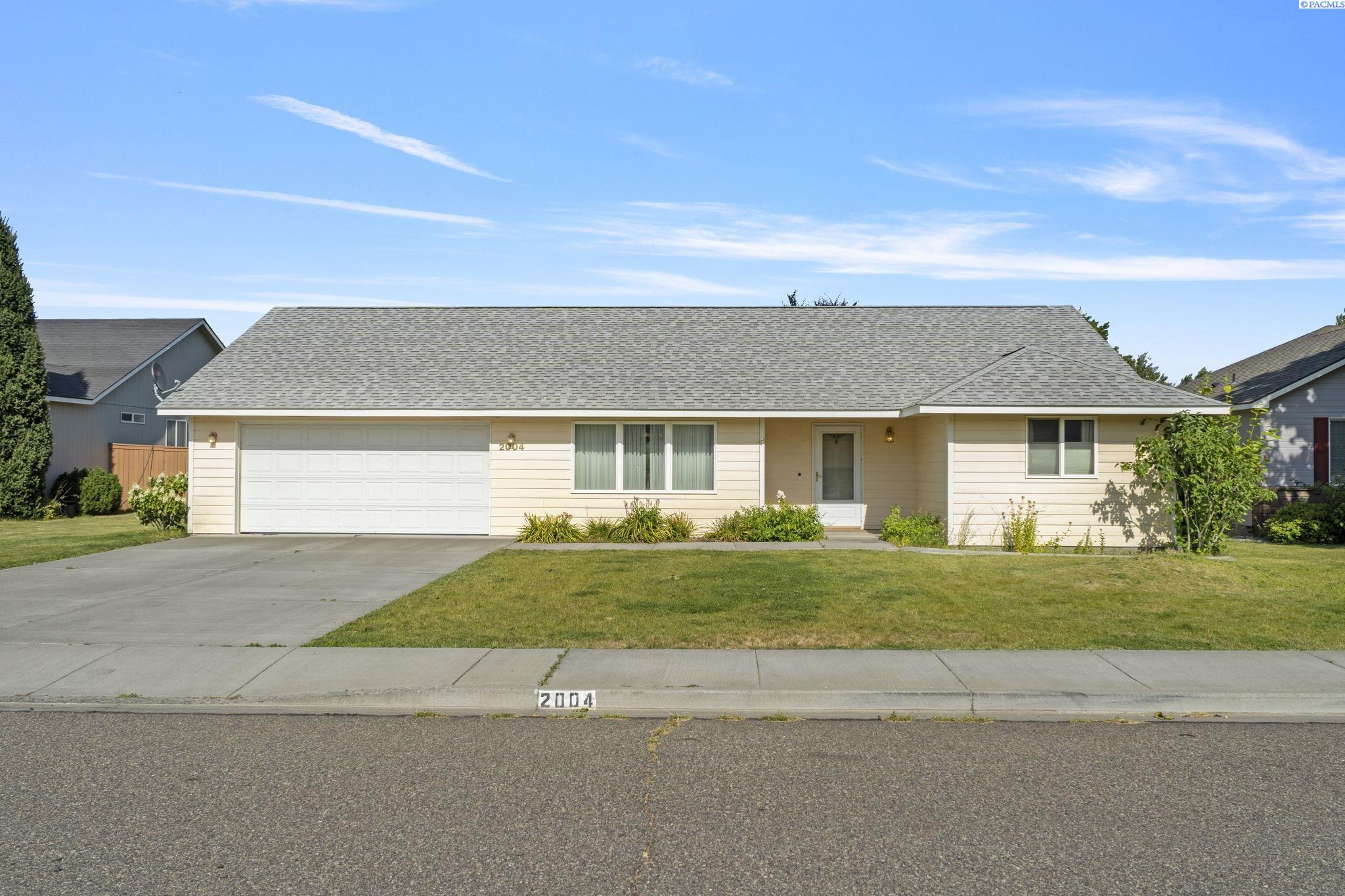 Homes for sale in West Richland, WA | 2004 Scottland Ct, West Richland, WA 99353 | MLS# 285935