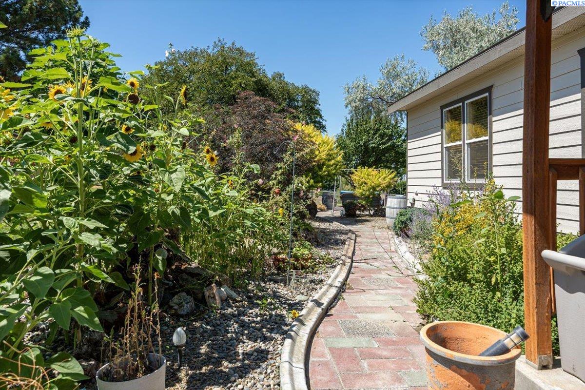 Homes for sale in Richland, WA | 28509 N Dallas Rd, Richland, WA 99352 | MLS# 285981