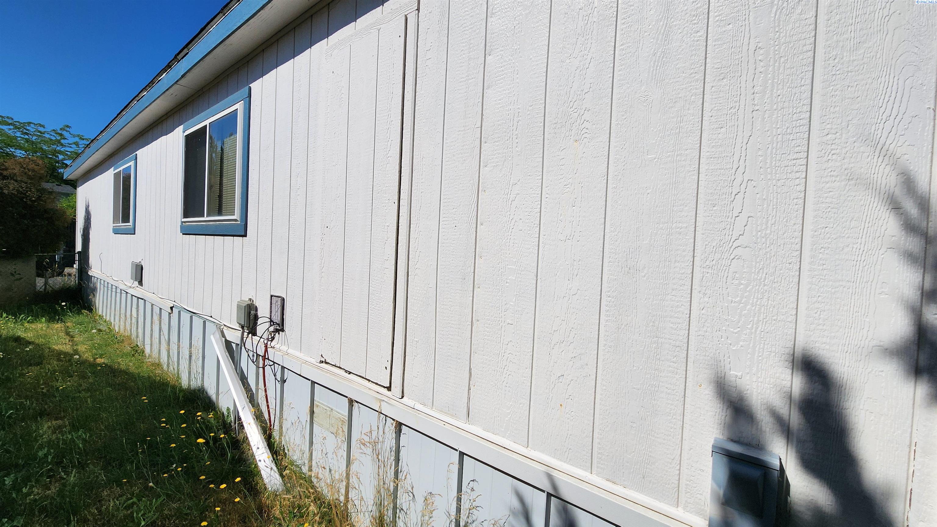 Homes for sale in Pullman, WA | 260 Nw Golden Hills, Pullman, WA 99163 | MLS# 286039