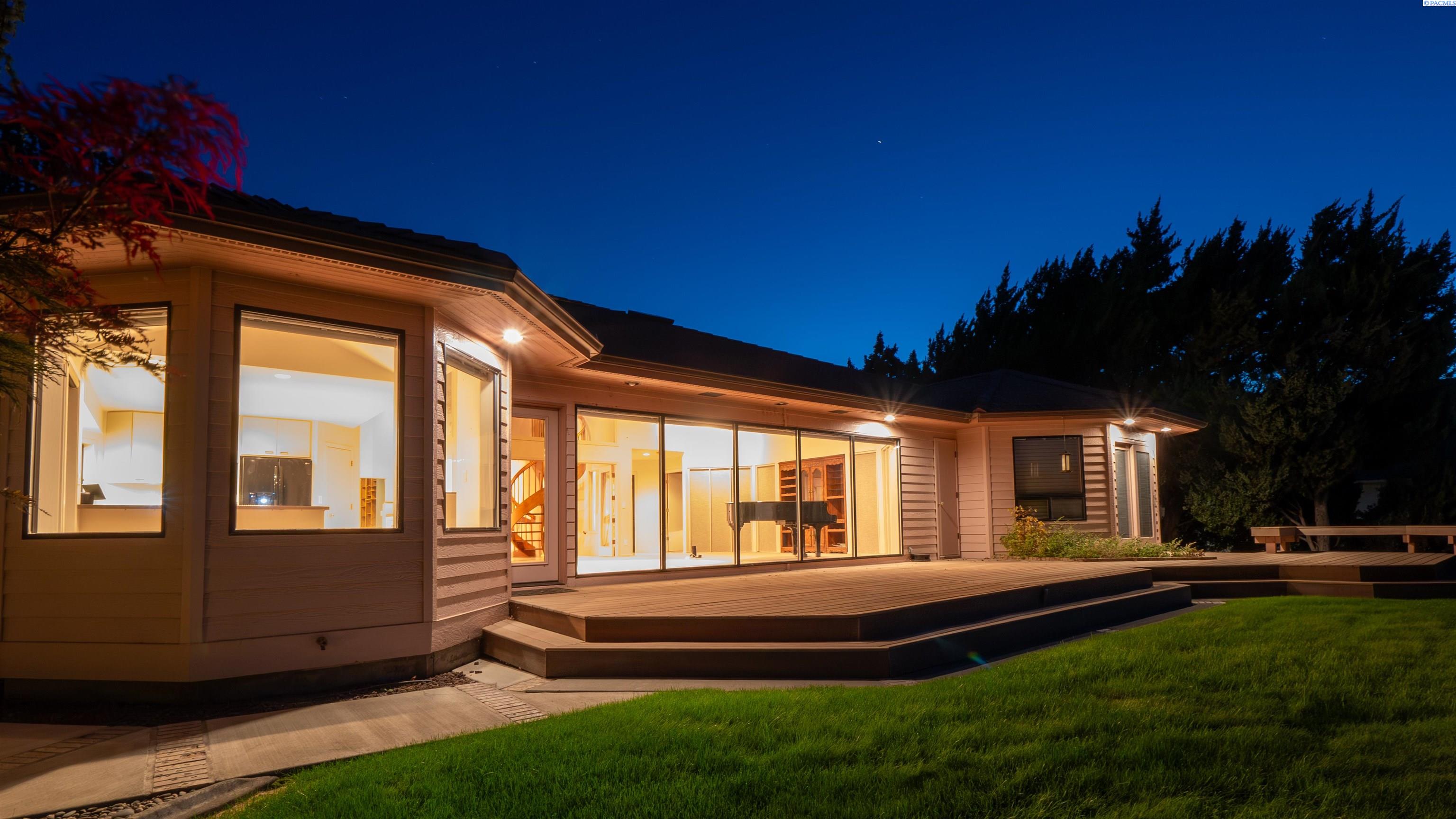 Homes for sale in Richland, WA | 2618 Quarterhorse Way, Richland, WA 99352 | MLS# 286145