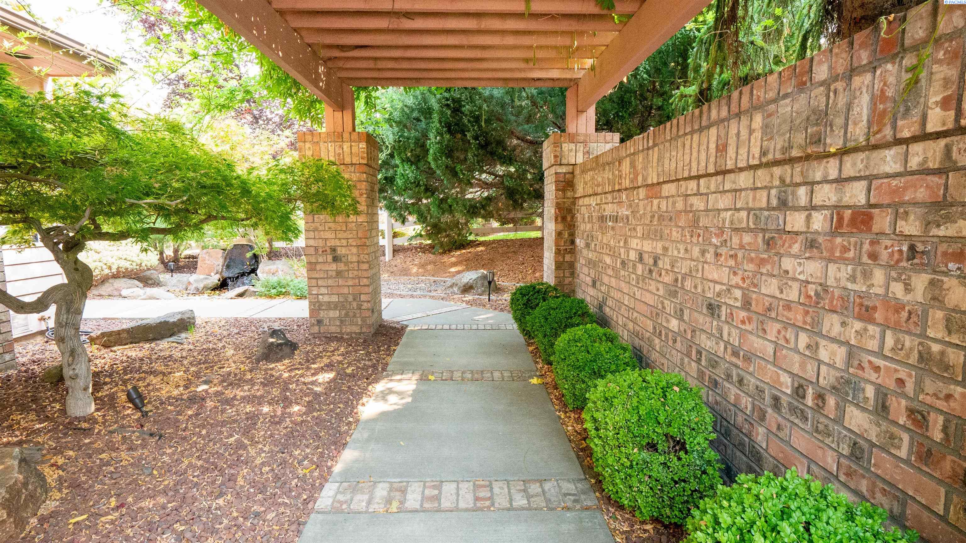 Homes for sale in Richland, WA | 2618 Quarterhorse Way, Richland, WA 99352 | MLS# 286145