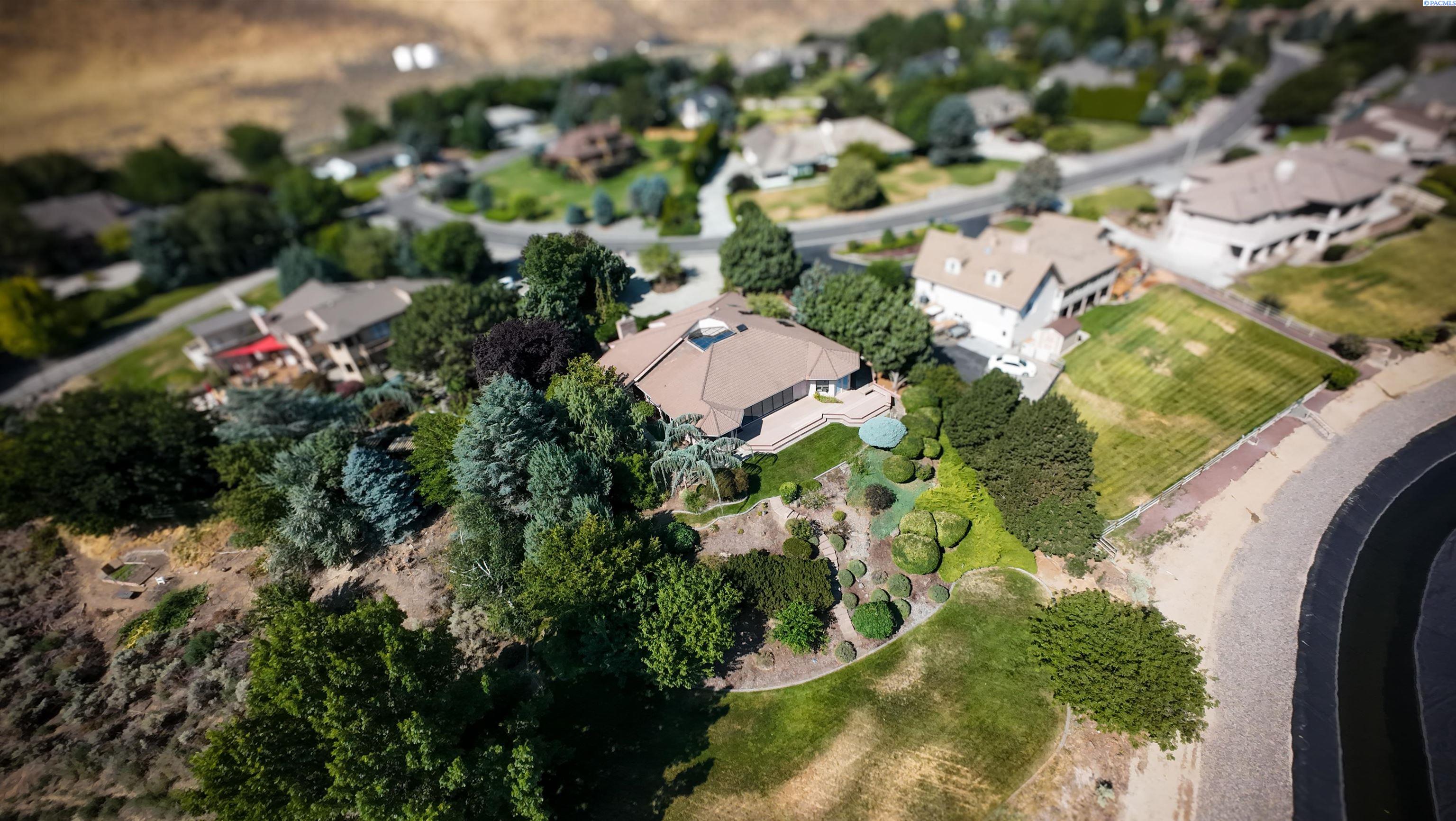 Homes for sale in Richland, WA | 2618 Quarterhorse Way, Richland, WA 99352 | MLS# 286145