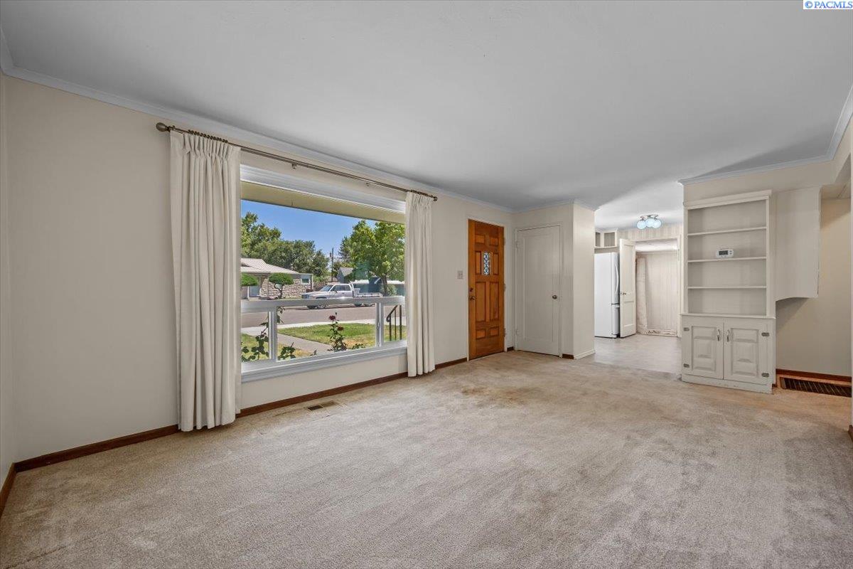 Homes for sale in Kennewick, WA | 806 S Fruitland, Kennewick, WA 99336 | MLS# 286185