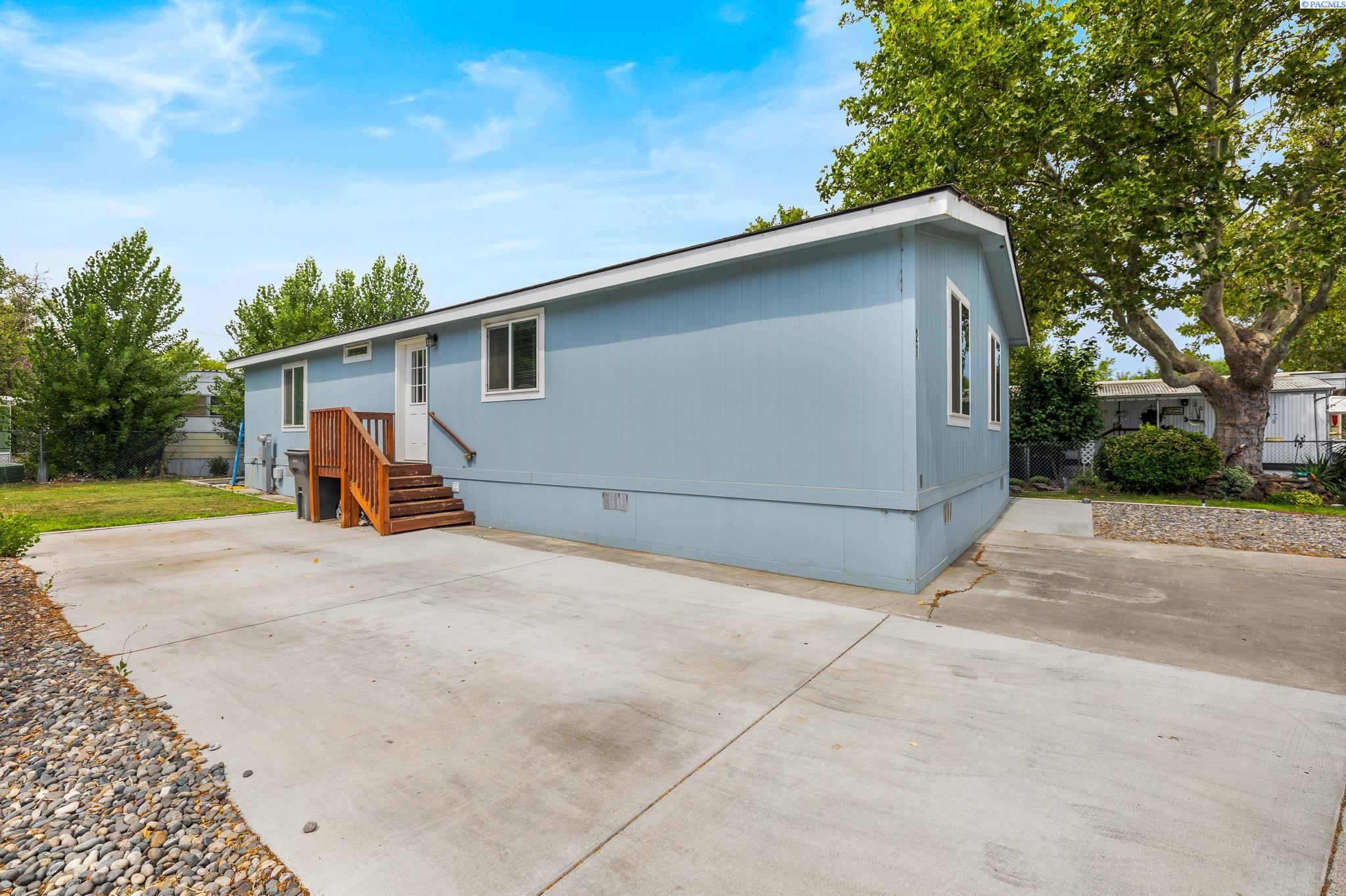 Homes for sale in Richland, WA | 21 Nuclear Ln, Richland, WA 99354 | MLS# 286374