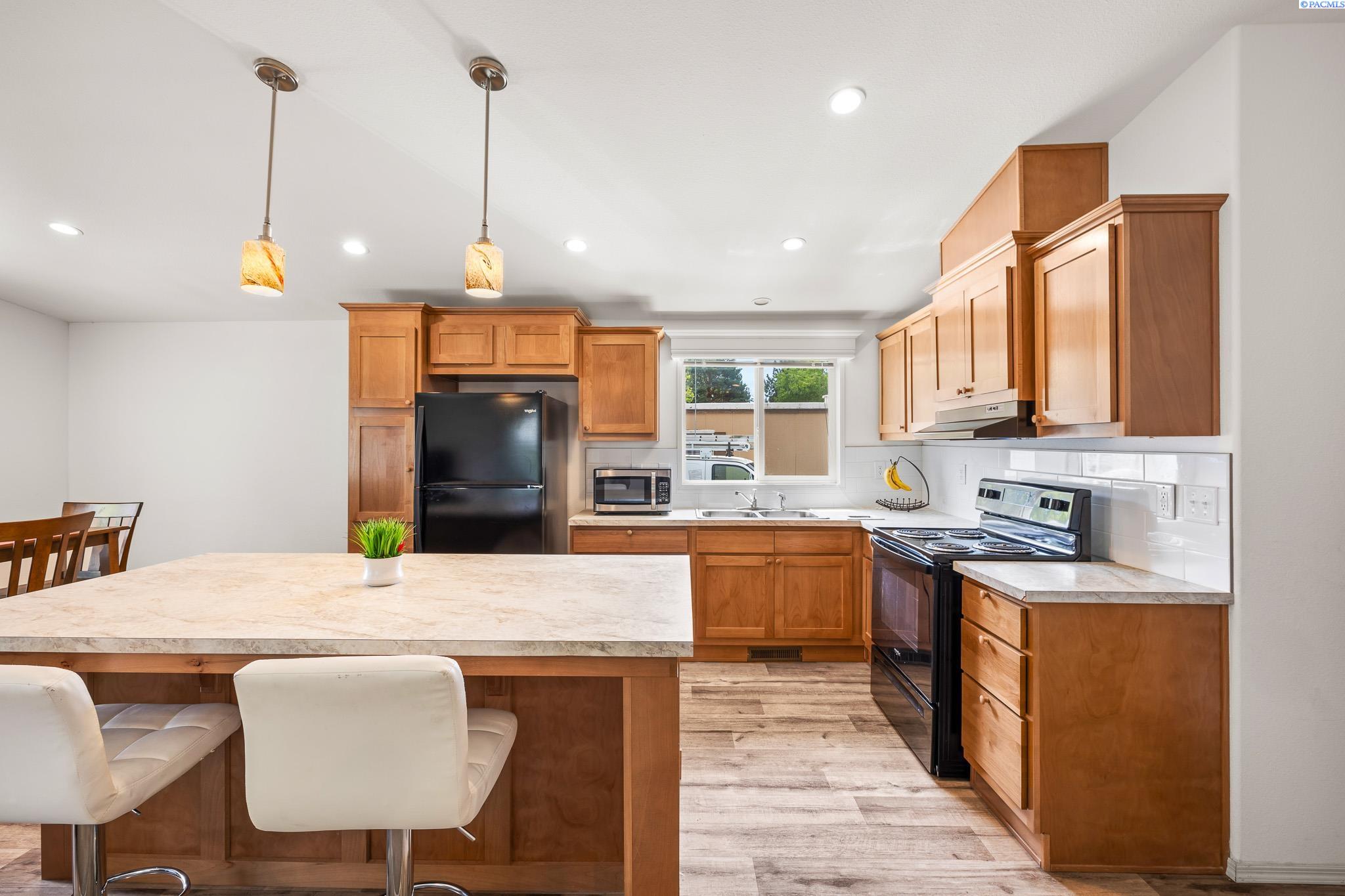 Homes for sale in Richland, WA | 21 Nuclear Ln, Richland, WA 99354 | MLS# 286374