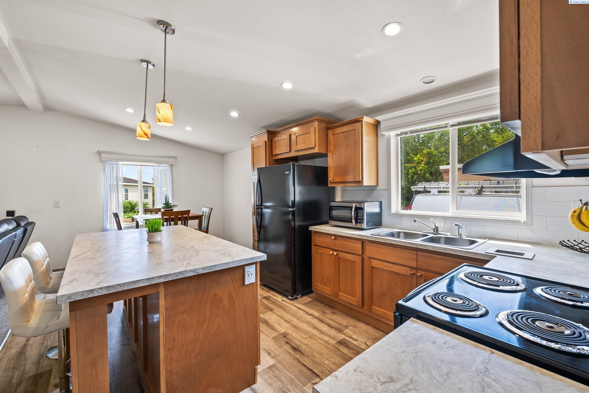 Homes for sale in Richland, WA | 21 Nuclear Ln, Richland, WA 99354 | MLS# 286374