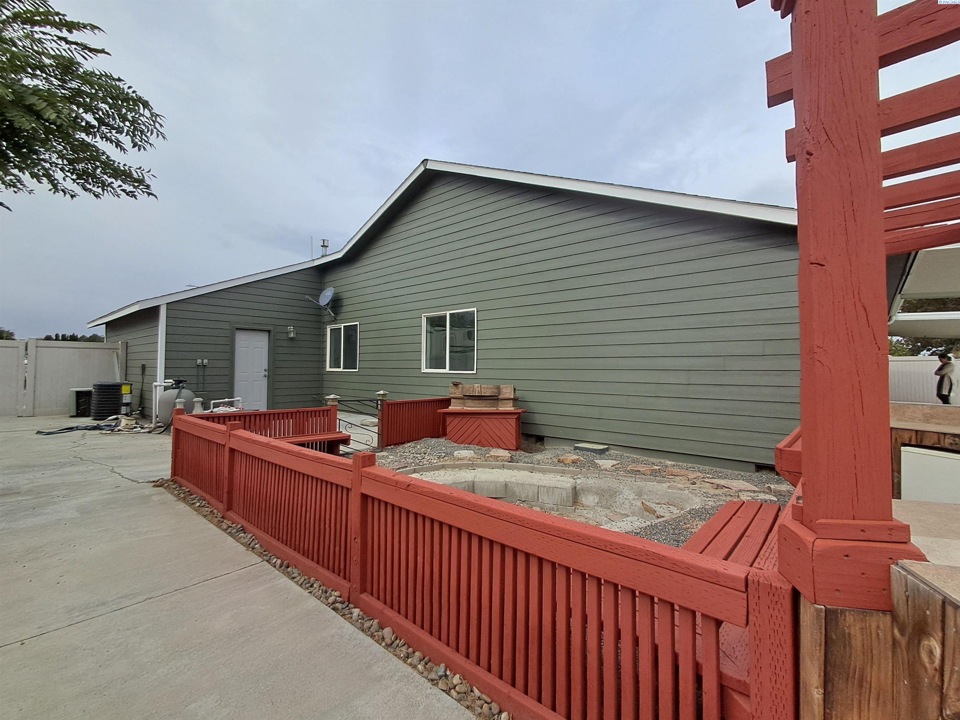 Homes for sale in Kennewick, WA | 4001 S Quincy St, Kennewick, WA 99337 | MLS# 286380