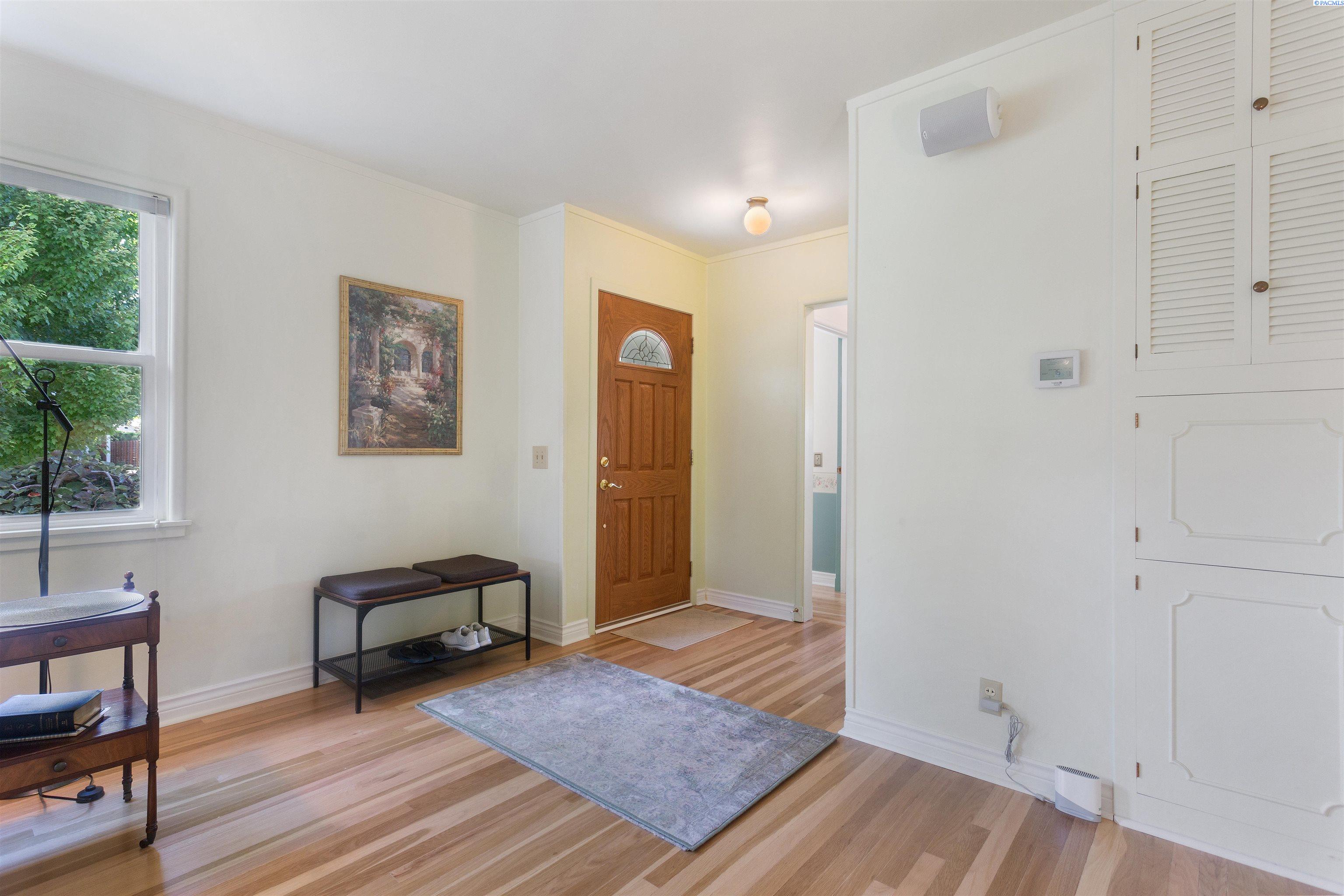 Homes for sale in Richland, WA | 1947 Hetrick, Richland, WA 99354 | MLS# 286522