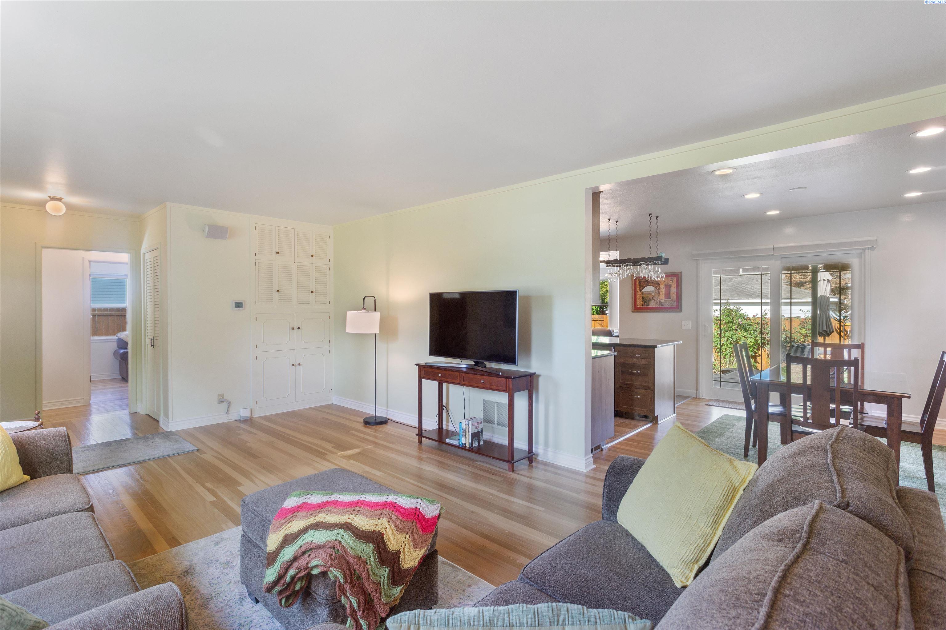 Homes for sale in Richland, WA | 1947 Hetrick, Richland, WA 99354 | MLS# 286522