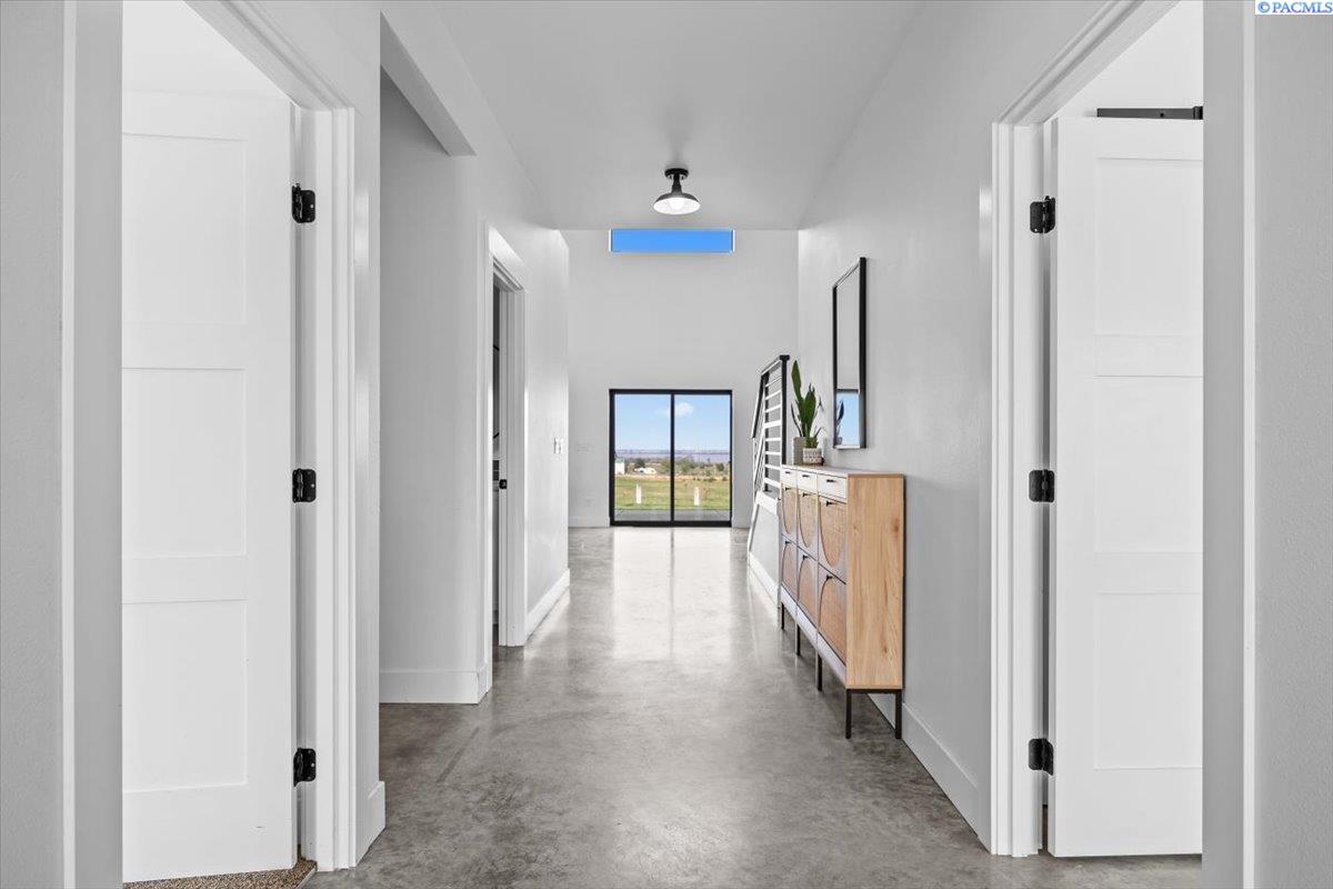 Homes for sale in Kennewick, WA | 246614 E Hover Rd, Kennewick, WA 99337 | MLS# 287101