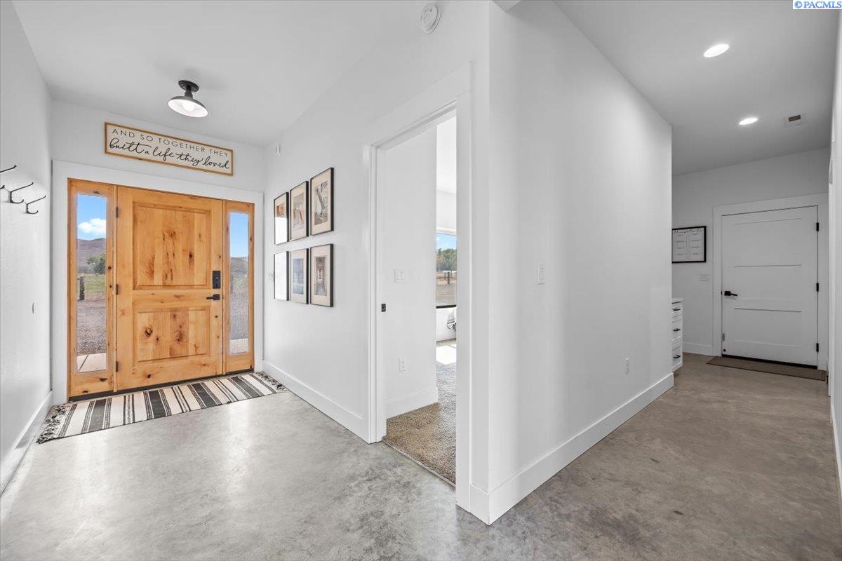 Homes for sale in Kennewick, WA | 246614 E Hover Rd, Kennewick, WA 99337 | MLS# 287101