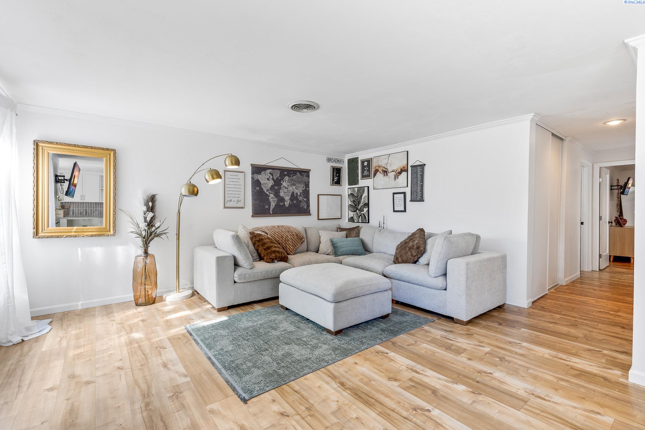 Homes for sale in Richland, WA | 303 Gage Blvd, Richland, WA 99352 | MLS# 287115