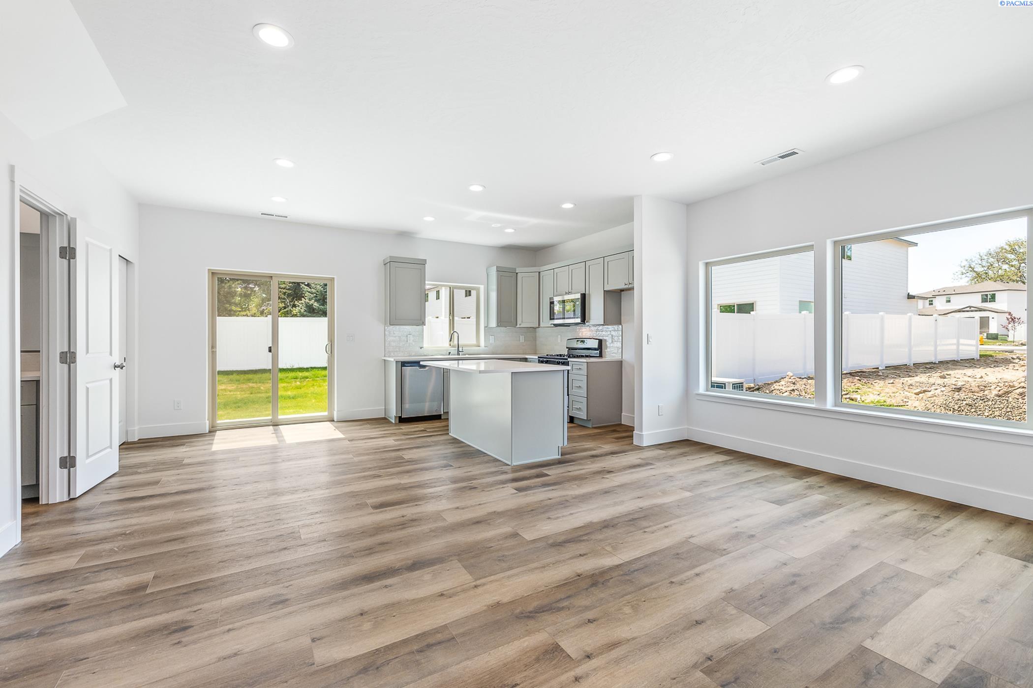 Homes for sale in Kennewick, WA | 1075 S Underwood Pl, Kennewick, WA 99337 | MLS# 287176