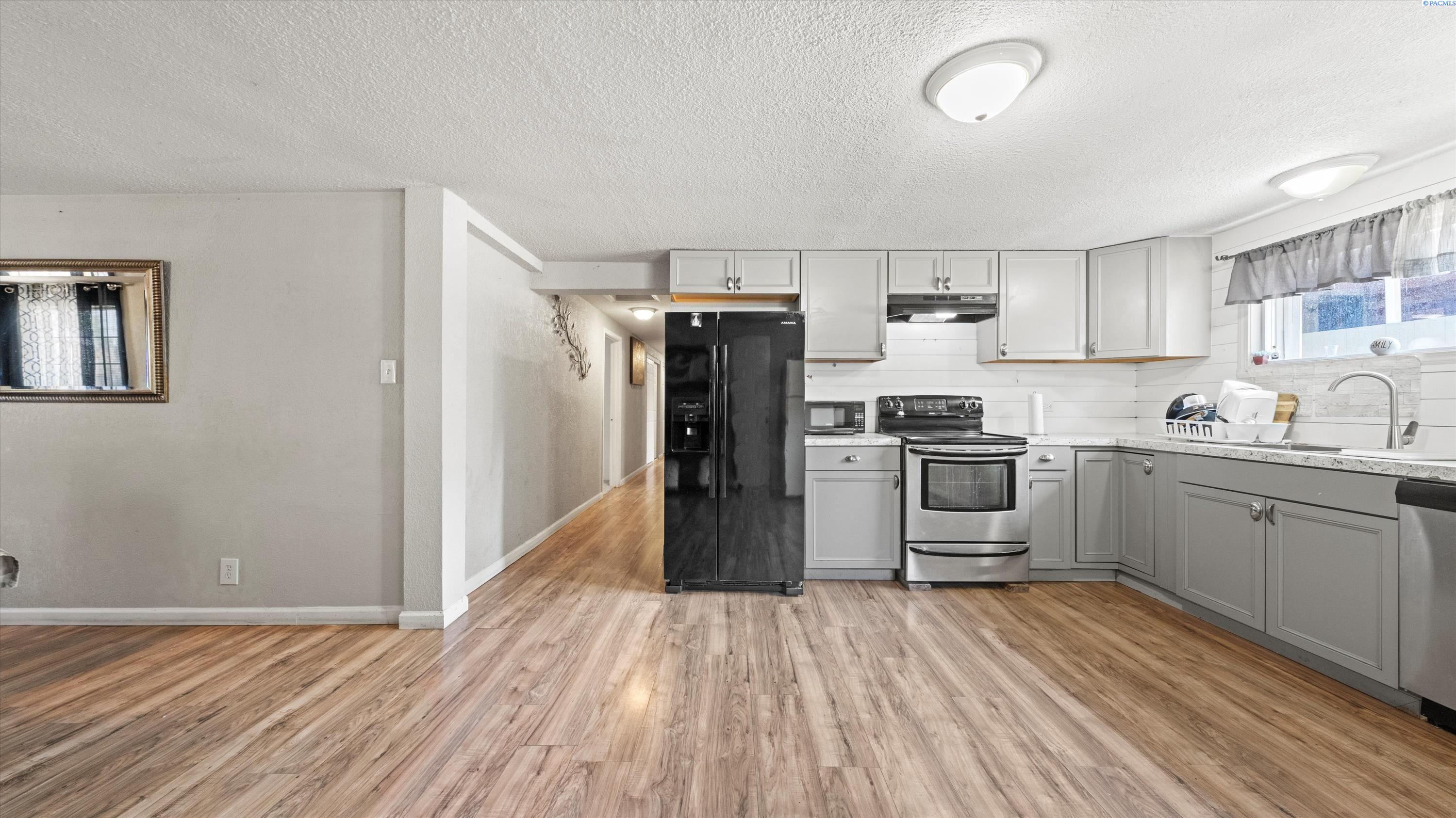 Homes for sale in West Richland, WA | 1082 N 61st Ave, West Richland, WA 99353 | MLS# 287215