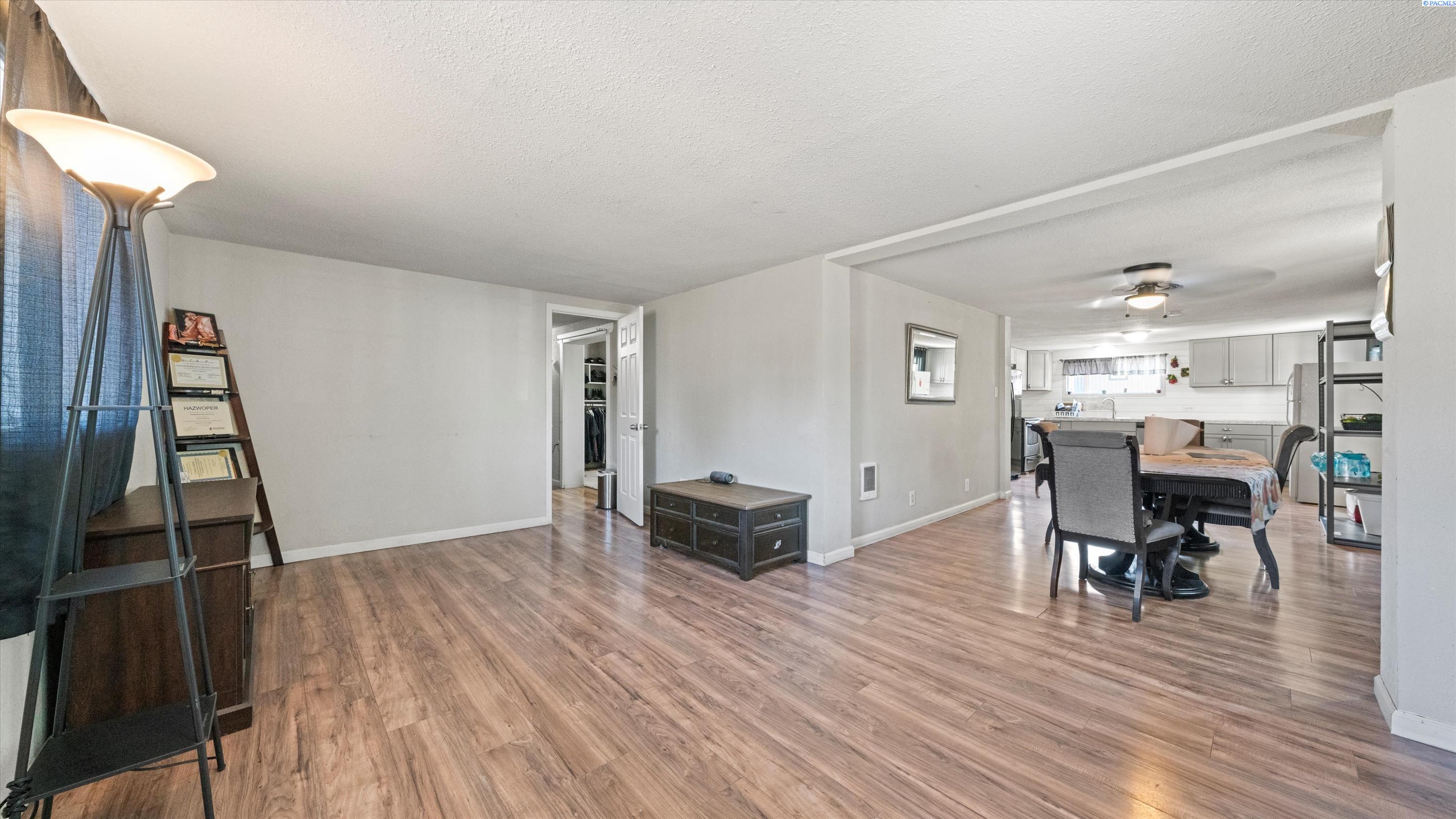 Homes for sale in West Richland, WA | 1082 N 61St Ave, West Richland, WA 99353 | MLS# 287215