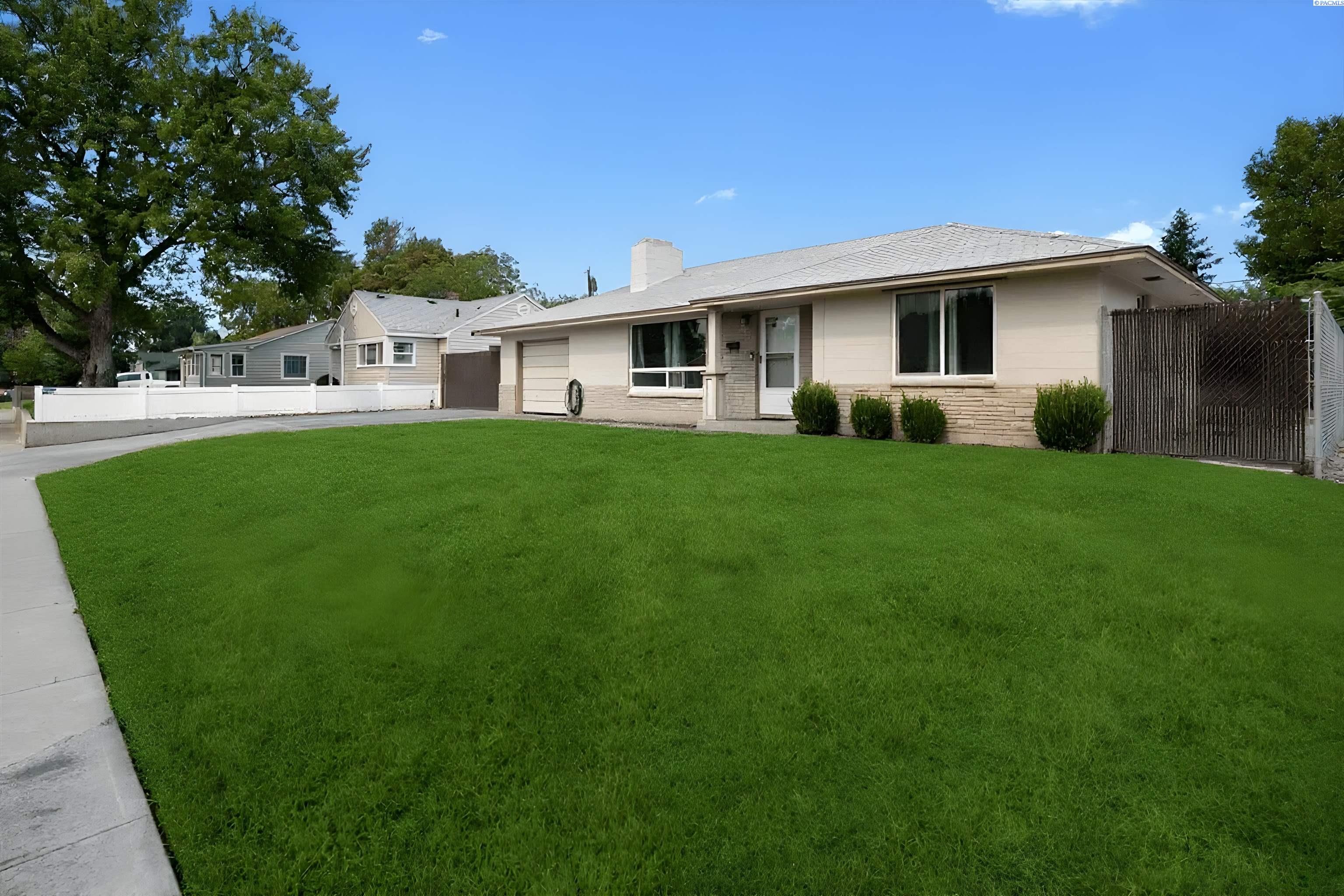 Homes for sale in Kennewick, WA | 205 E 15th Ave, Kennewick, WA 99337 | MLS# 287289