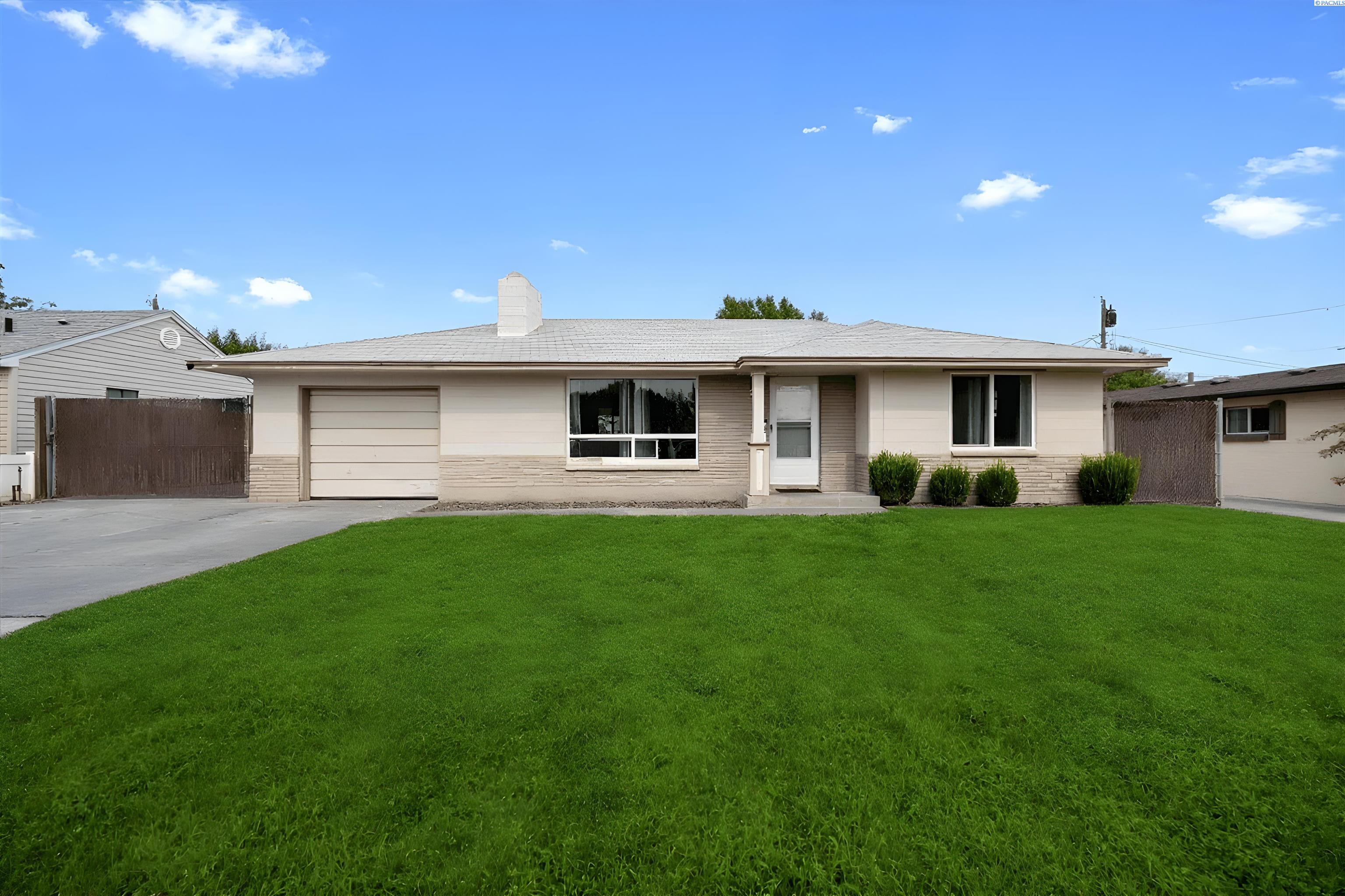 Homes for sale in Kennewick, WA | 205 E 15th Ave, Kennewick, WA 99337 | MLS# 287289