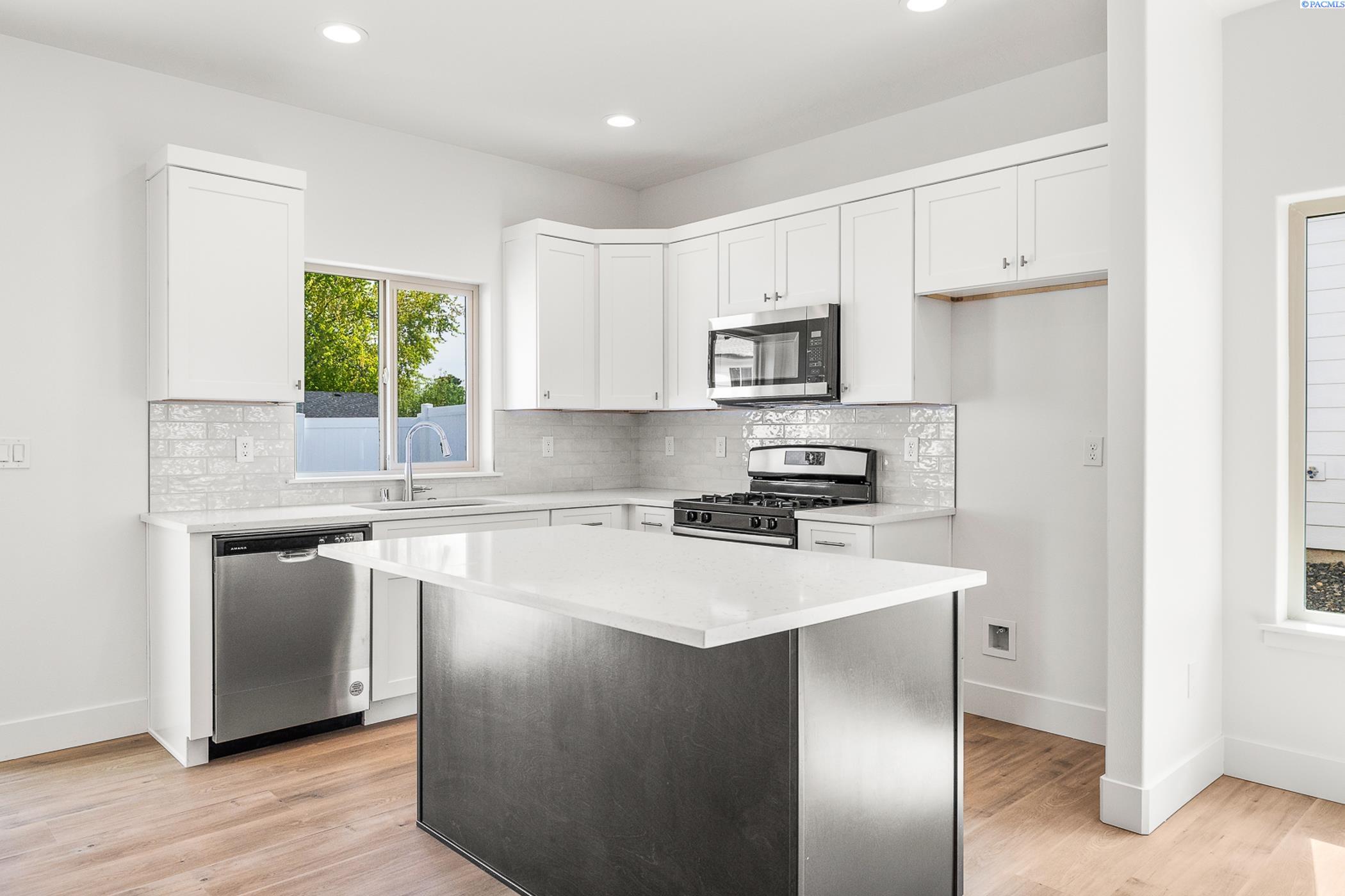 Homes for sale in Kennewick, WA | 1097 S Underwood Pl, Kennewick, WA 99337 | MLS# 287385