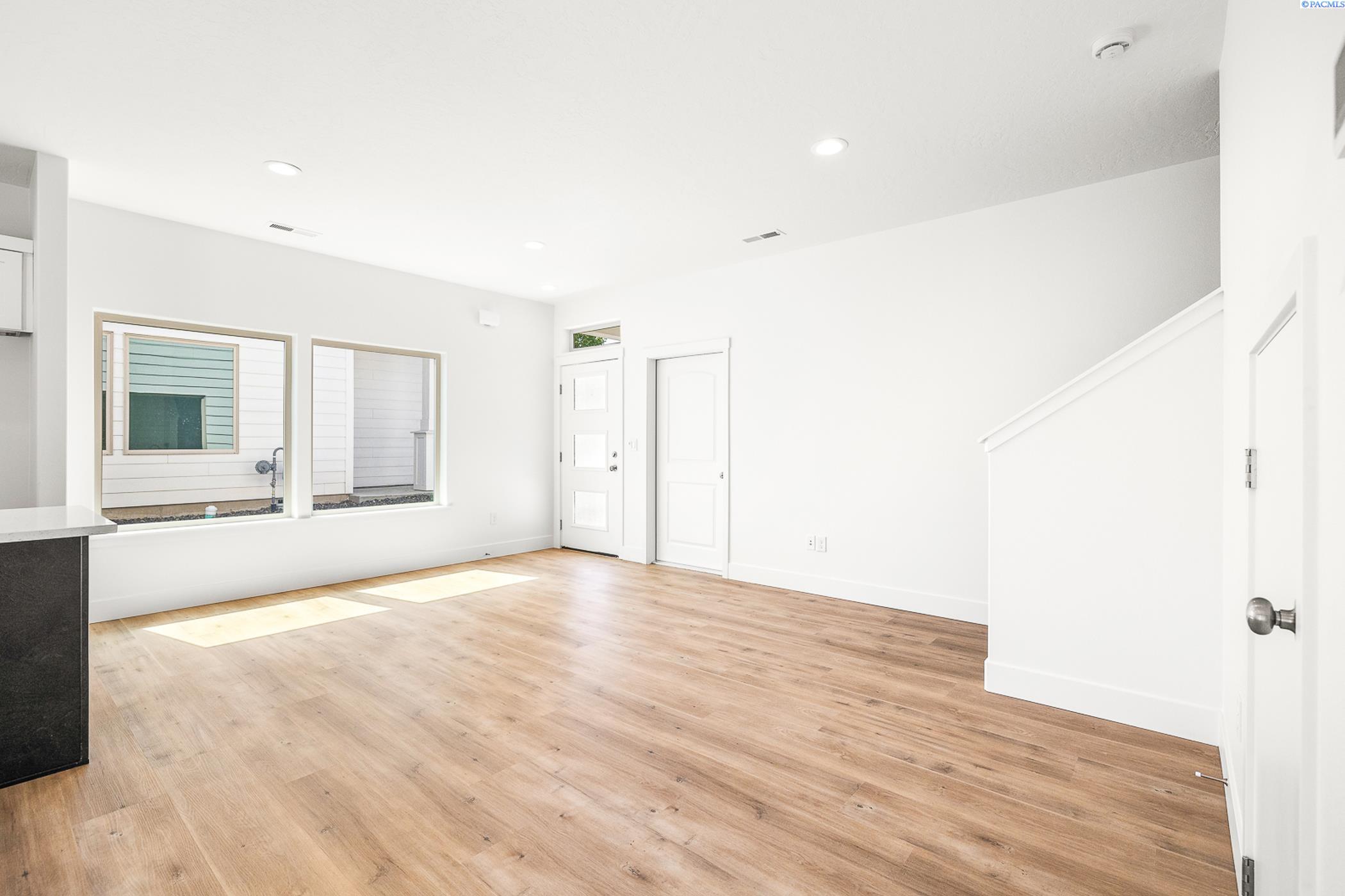 Homes for sale in Kennewick, WA | 1097 S Underwood Pl, Kennewick, WA 99337 | MLS# 287385