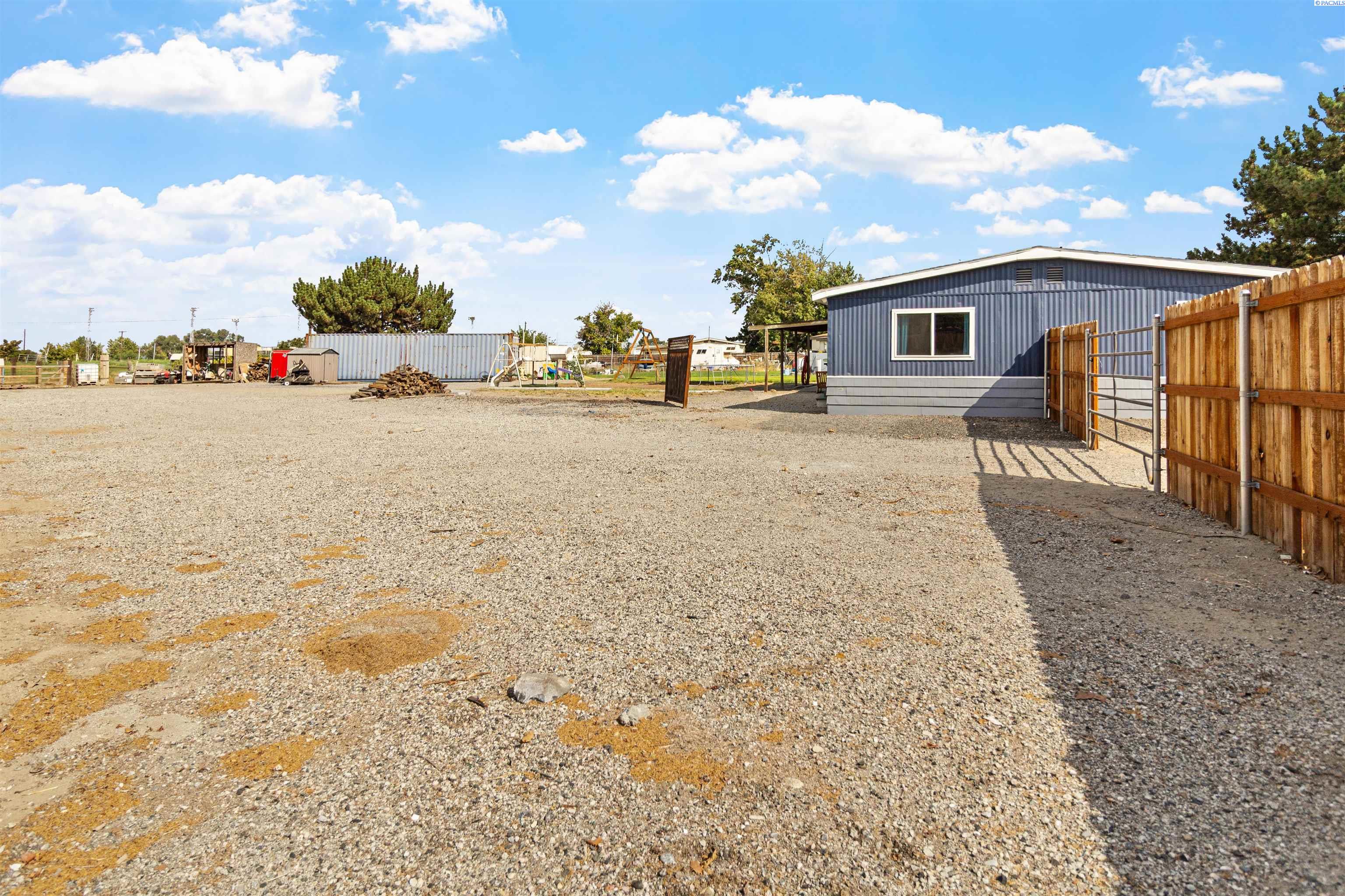 Homes for sale in Burbank, WA | 112 Reinken Blvd, Burbank, WA 99323 | MLS# 287410