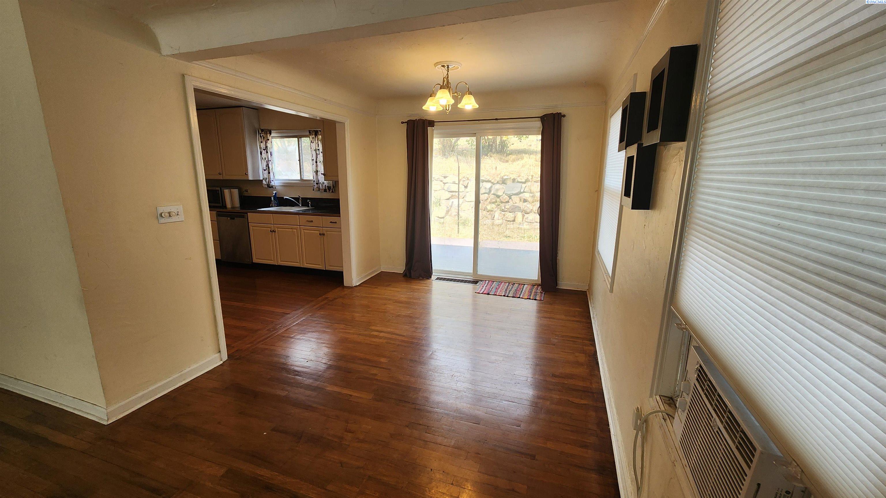 Homes for sale in Pullman, WA | 340 Sw Shirley Street, Pullman, WA 99163 | MLS# 287516