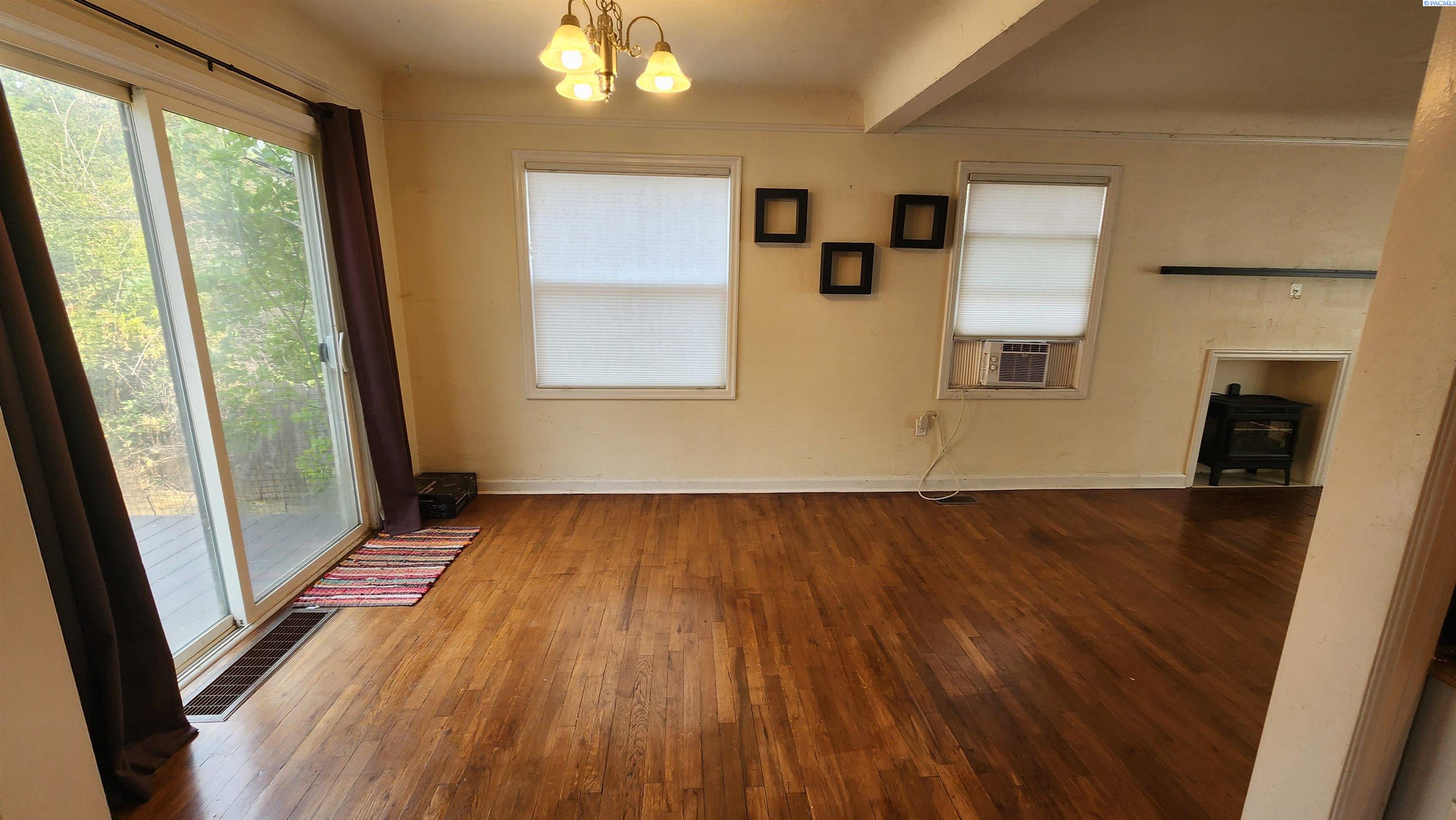 Homes for sale in Pullman, WA | 340 Sw Shirley Street, Pullman, WA 99163 | MLS# 287516