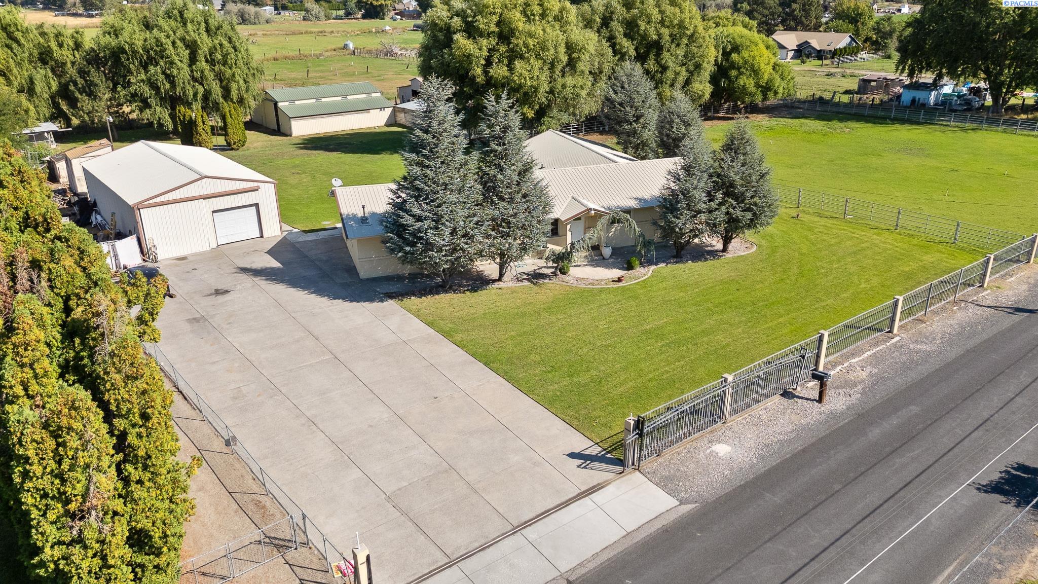 Homes for sale in Kennewick, WA | 210506 E Cochran Rd, Kennewick, WA 99337 | MLS# 287595