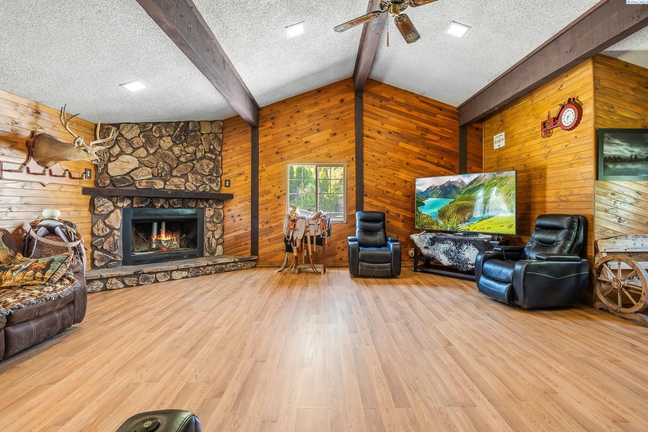 Homes for sale in Kennewick, WA | 210506 E Cochran Rd, Kennewick, WA 99337 | MLS# 287595