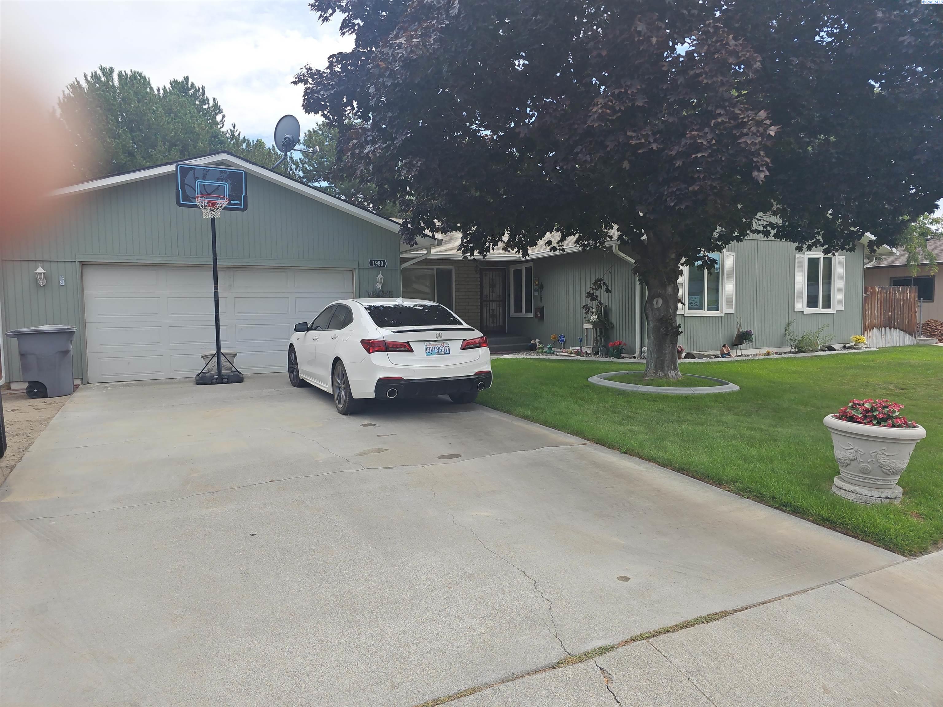 Homes for sale in Richland, WA | 1980 Forest Ave, Richland, WA 99354 | MLS# 287709